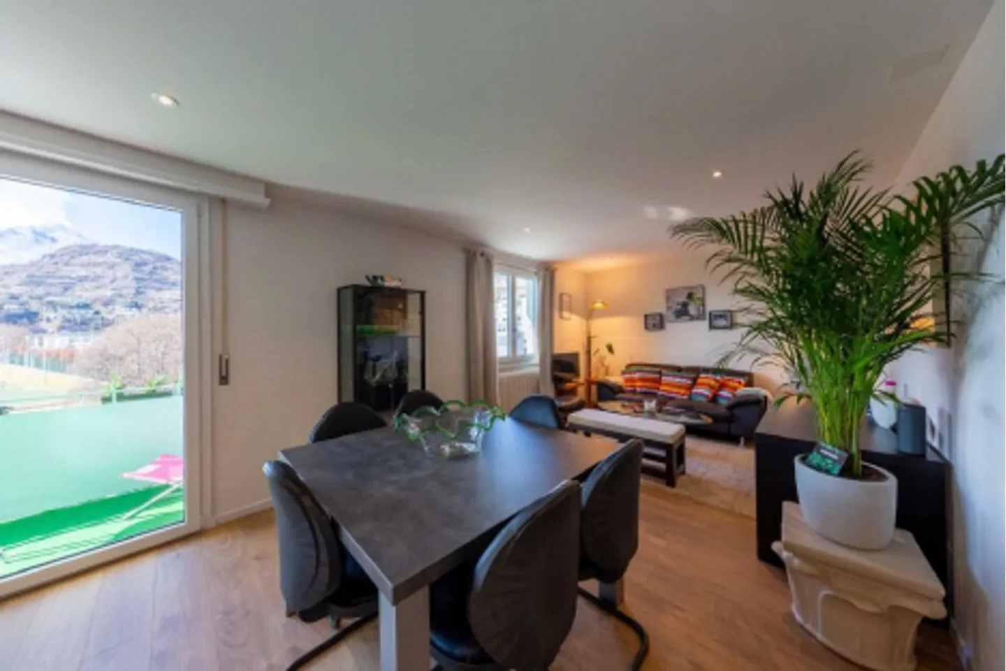 Appartamento ristrutturato nel centro di Sion - Foto 4 di 8