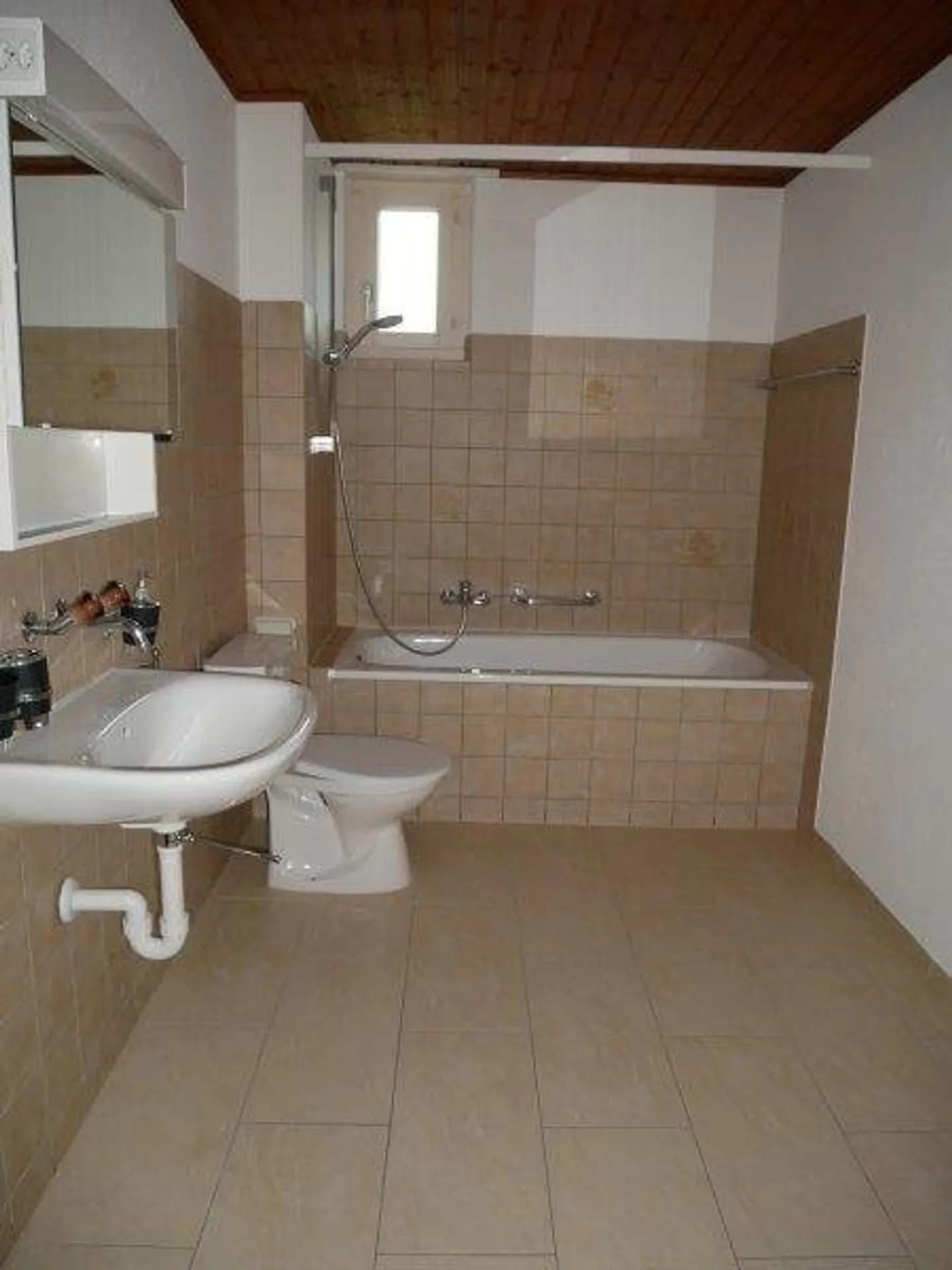 Appartamento 3.5 stanze in affitto, un affitto offerto! - Foto 9 di 10