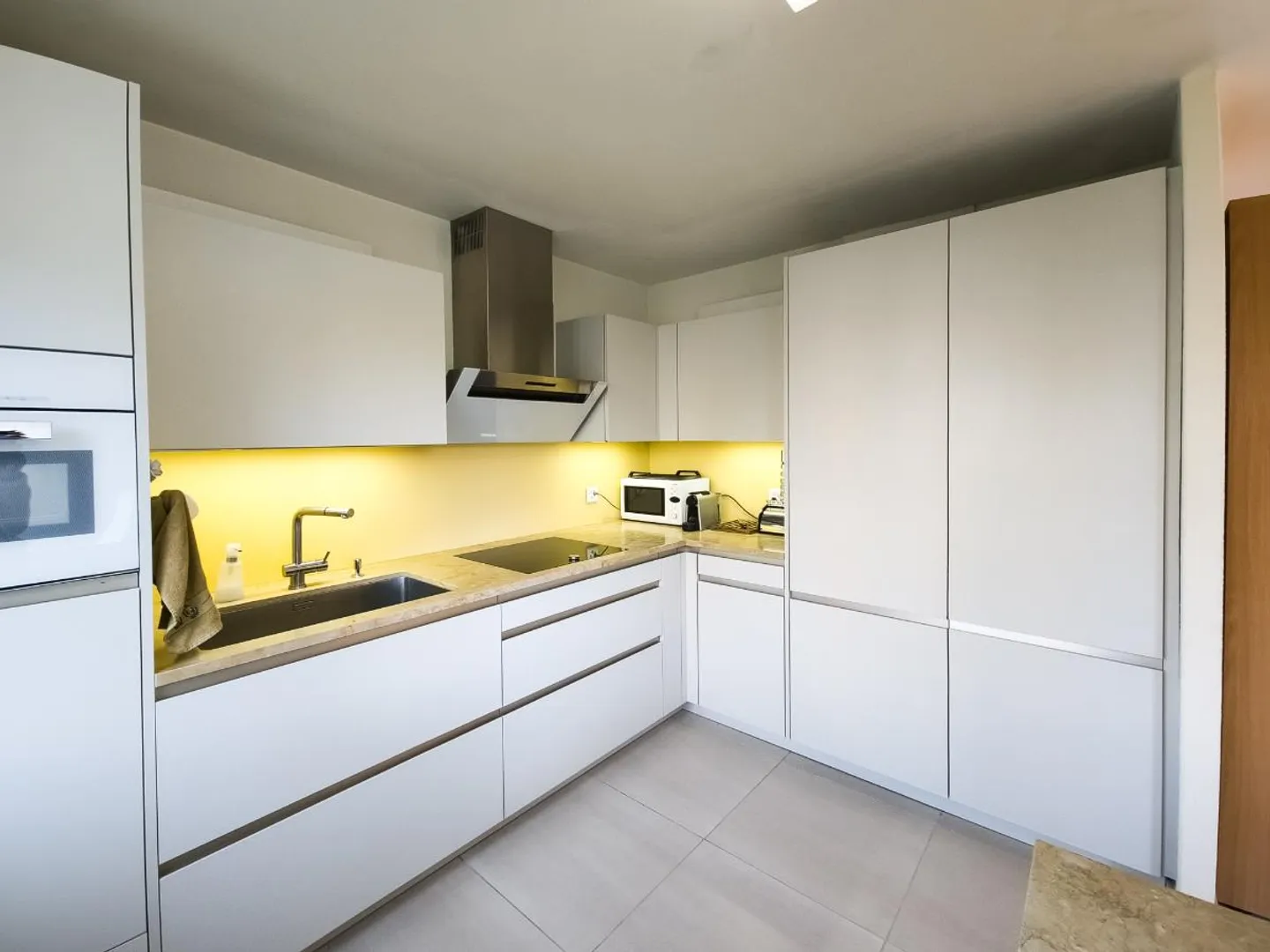 Appartamento in vendita - Foto 2 di 6