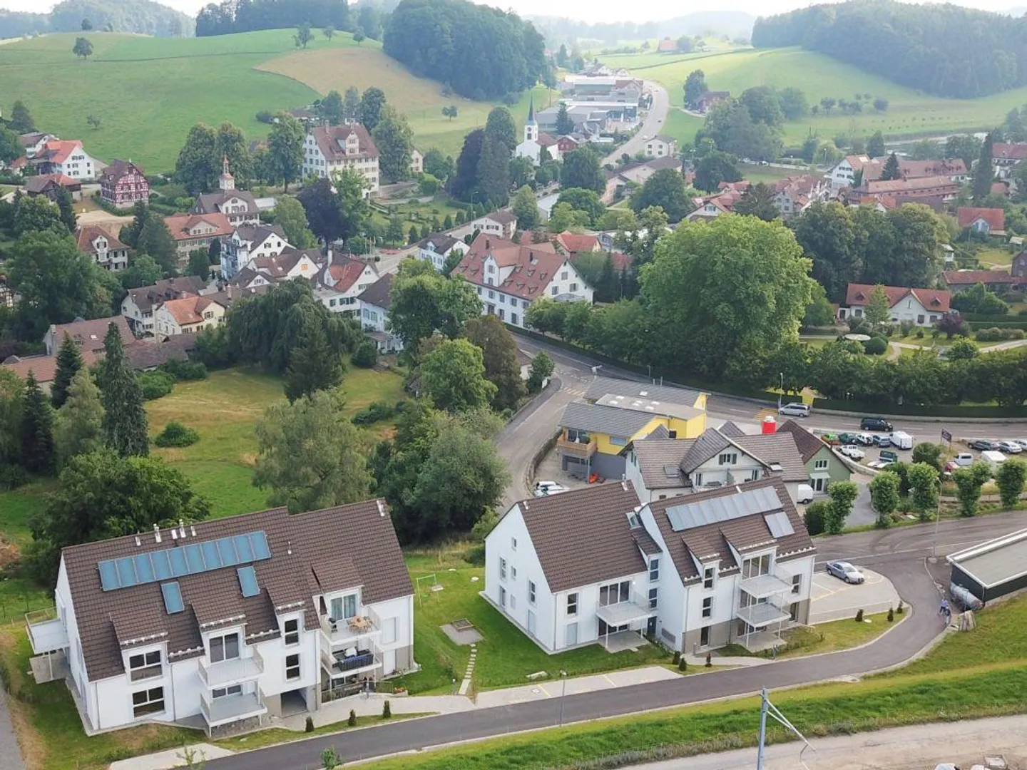 helle, ruhige u. grosszügige 3.5 Zimmer-Wohnung mit gutem SBB Anschluss in alle Richtungen Kopie - Foto 1 von 10