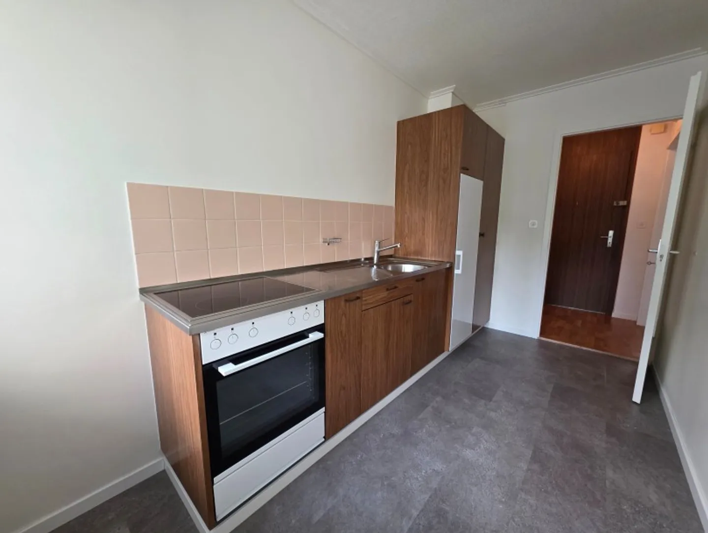 For rent: Beautiful 4.5-room apartment in Lausanne - Photo 2 of 10