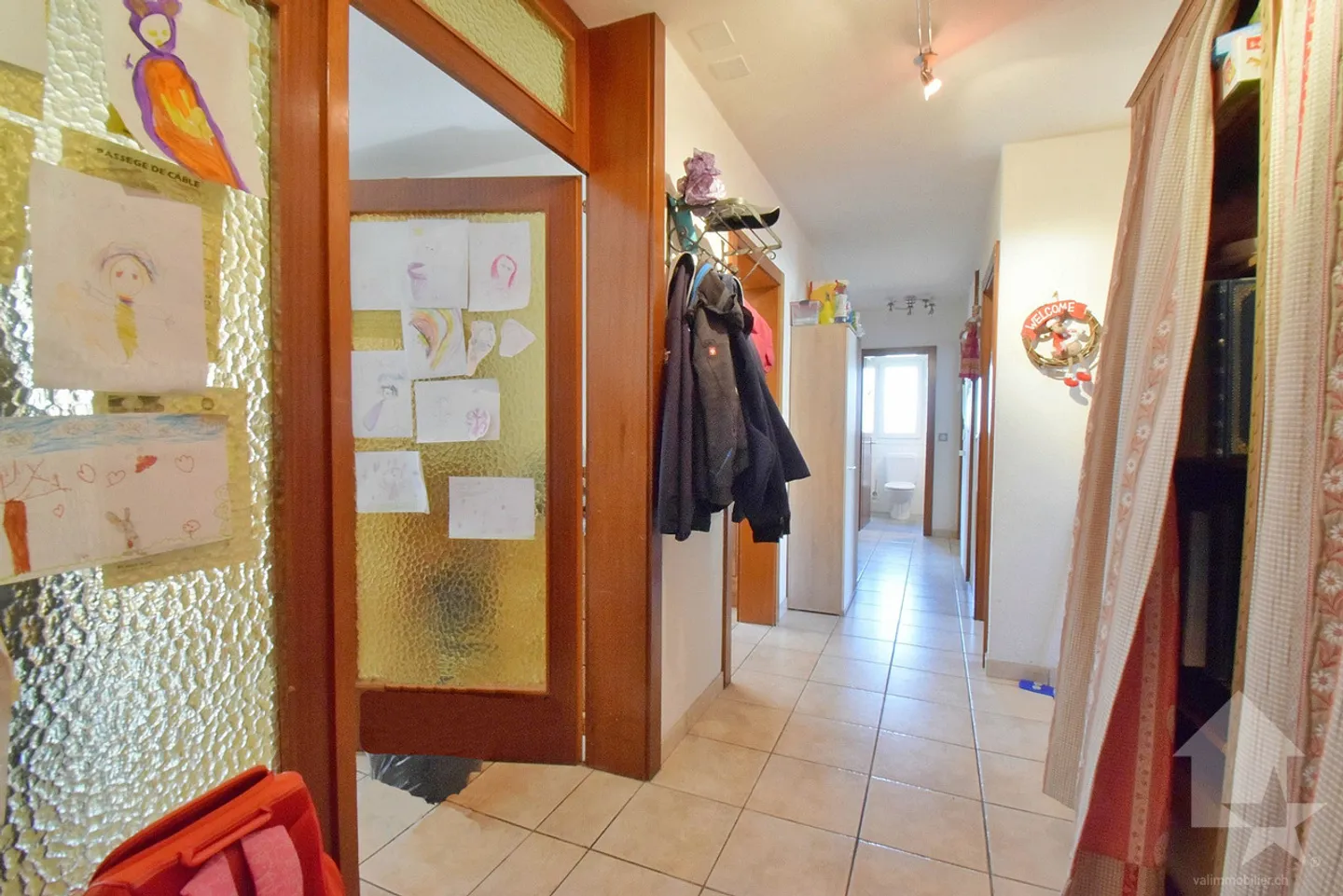 4,5 Zimmer mit einer Garage und einem Außenparkplatz inklusive - Foto 9 von 13