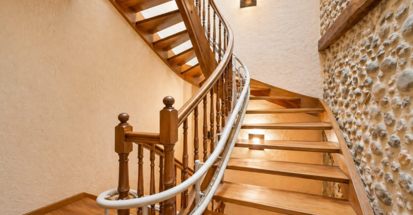Characterful village house with exceptional volumes - Photo 8 of 9