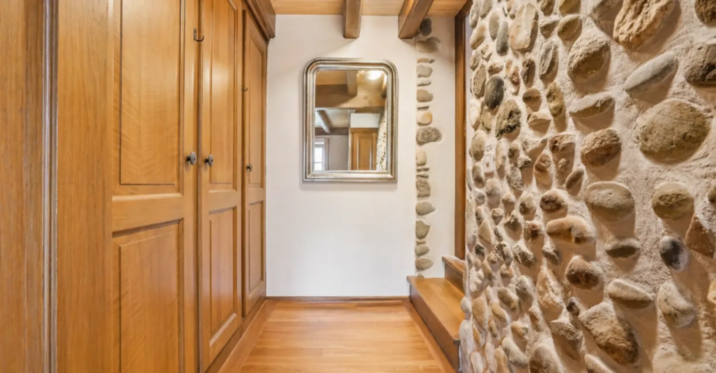 Characterful village house with exceptional volumes - Photo 9 of 9