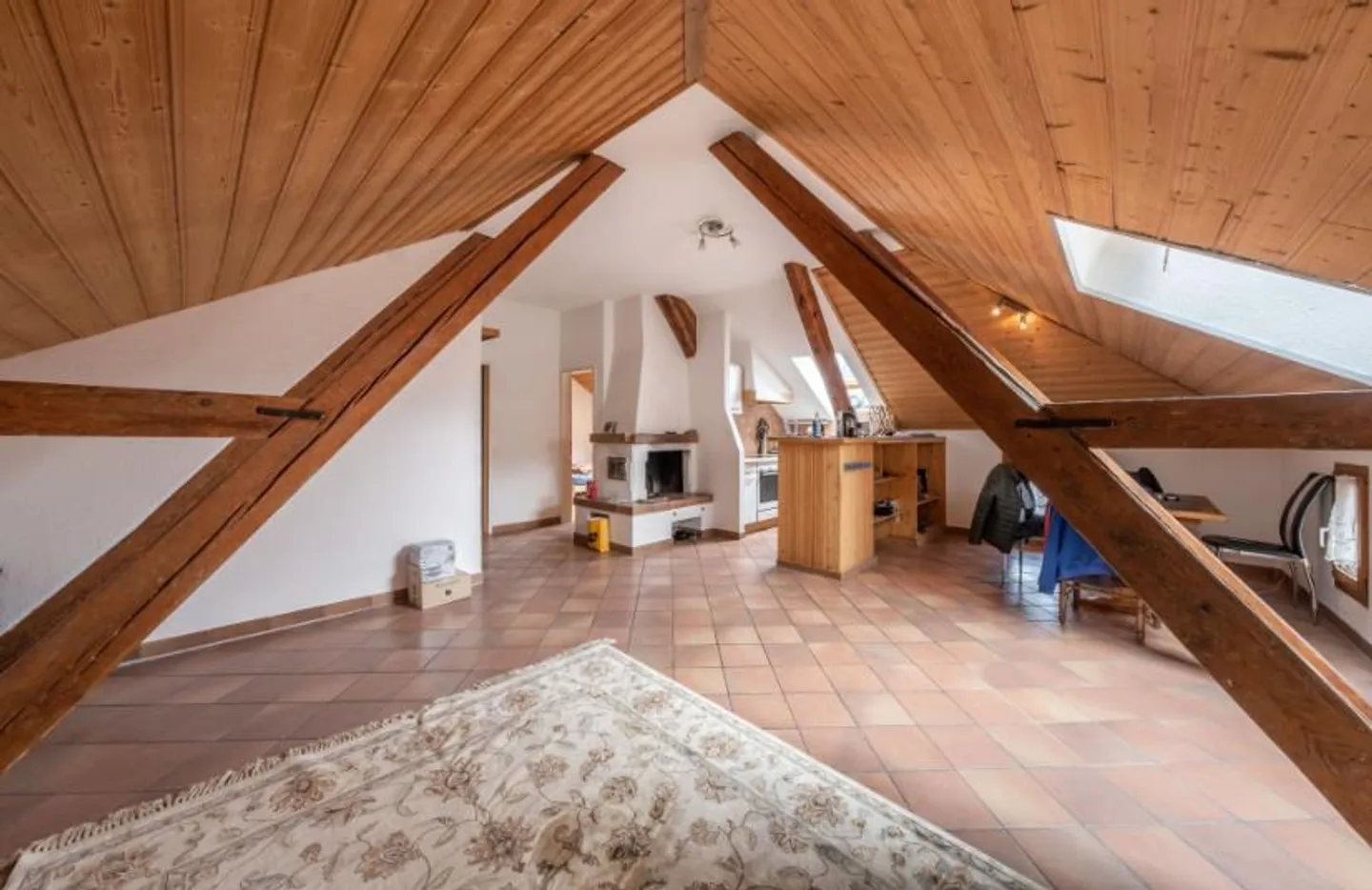 Charmante Dachwohnung - Foto 1 von 5