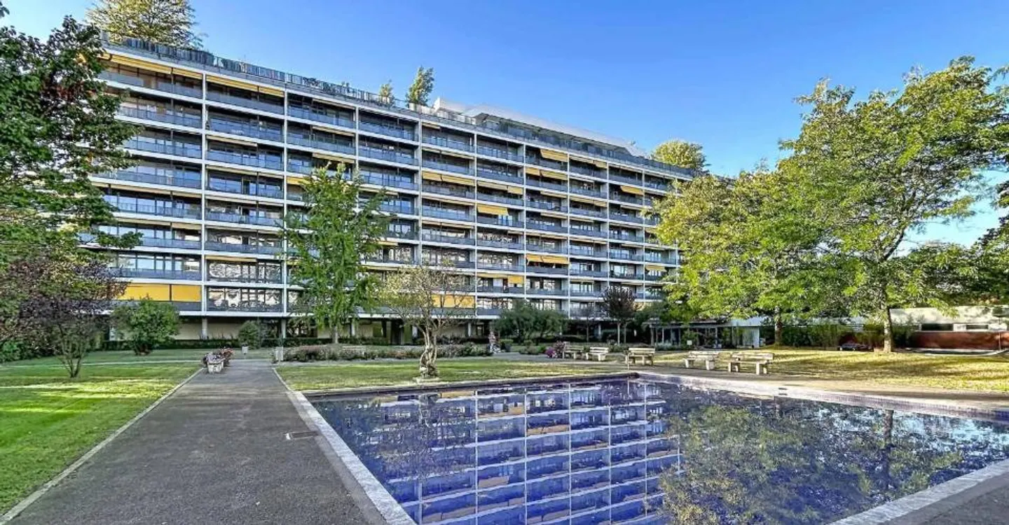 Budé - Spacious 7-room apartment on the top floor - Photo 9 of 10
