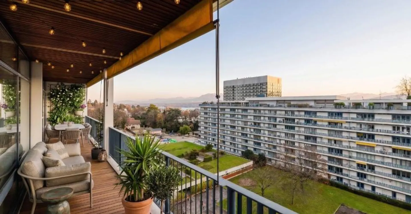 Budé - Spacious 7-room apartment on the top floor - Photo 4 of 10