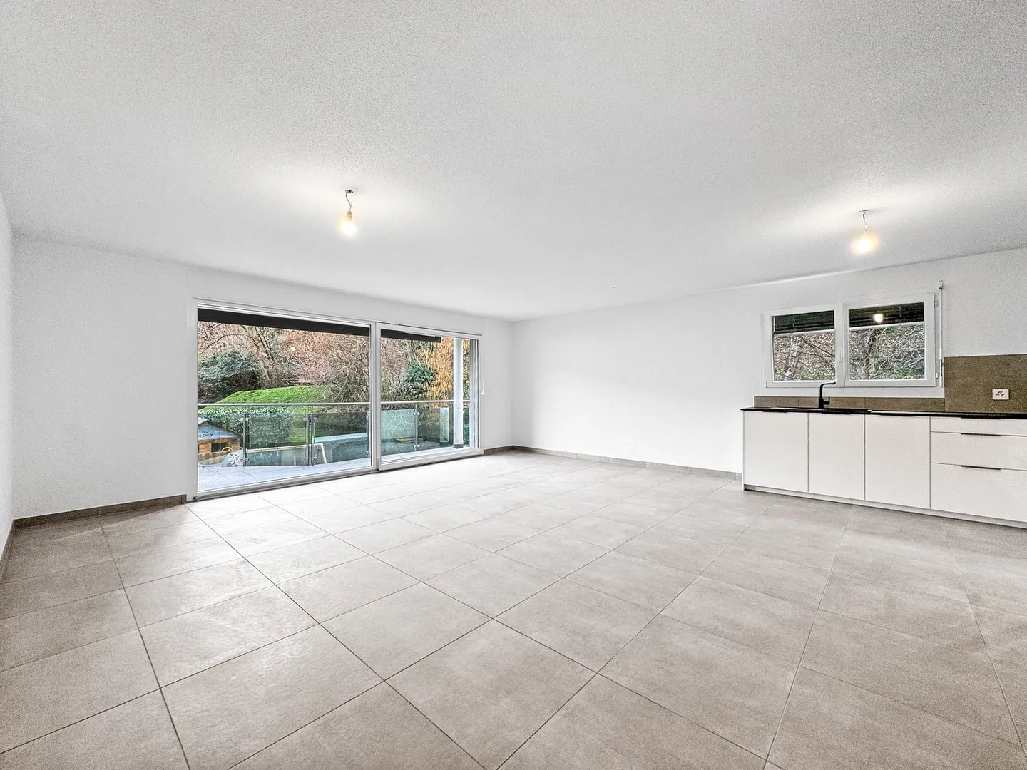 Beautiful 4.5-room apartment, completely renovated in 2025 - Photo 2 of 12