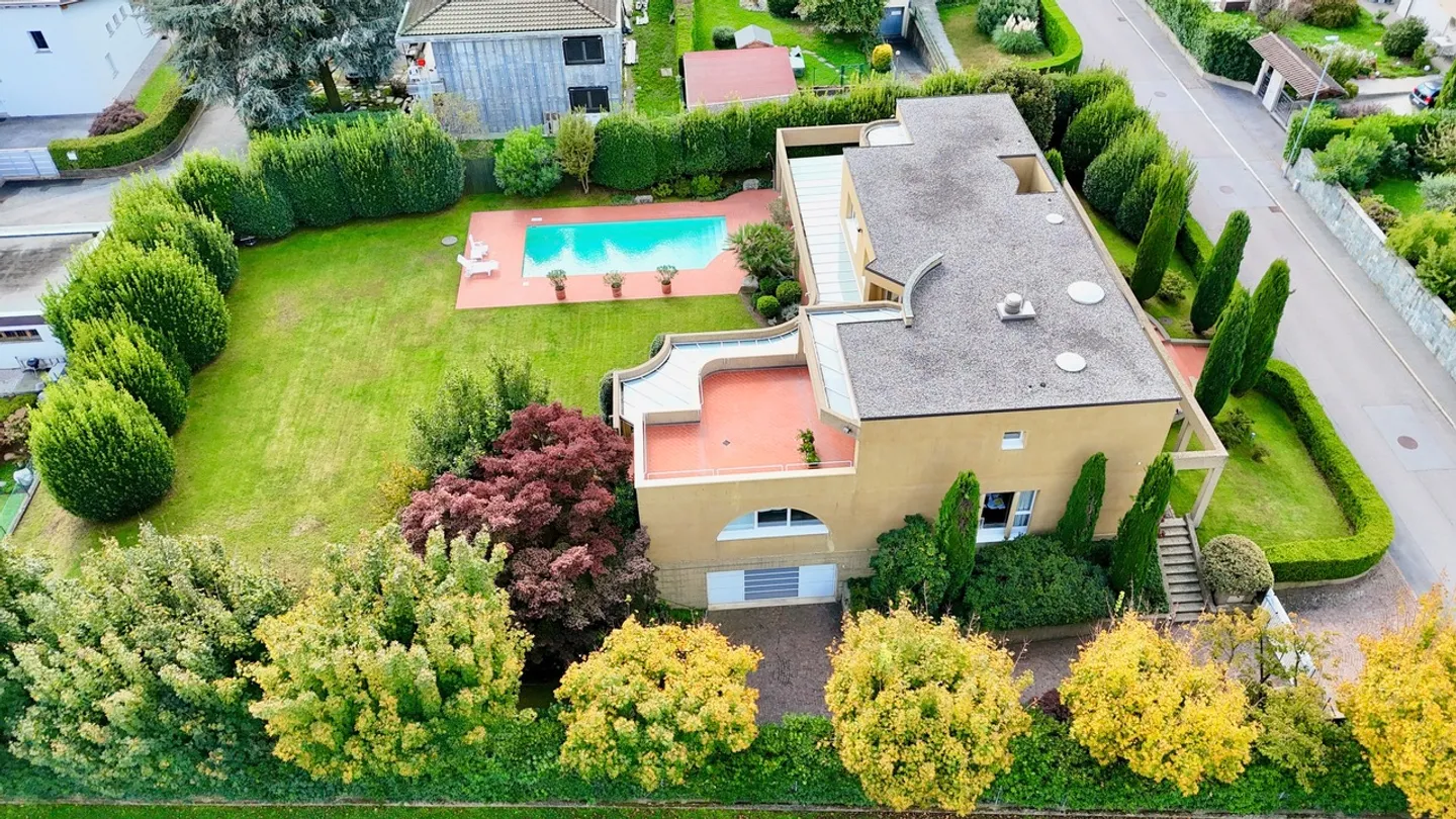 Exklusive Villa mit Pool in Novazzano, Mendrisiotto - Foto 5 von 31