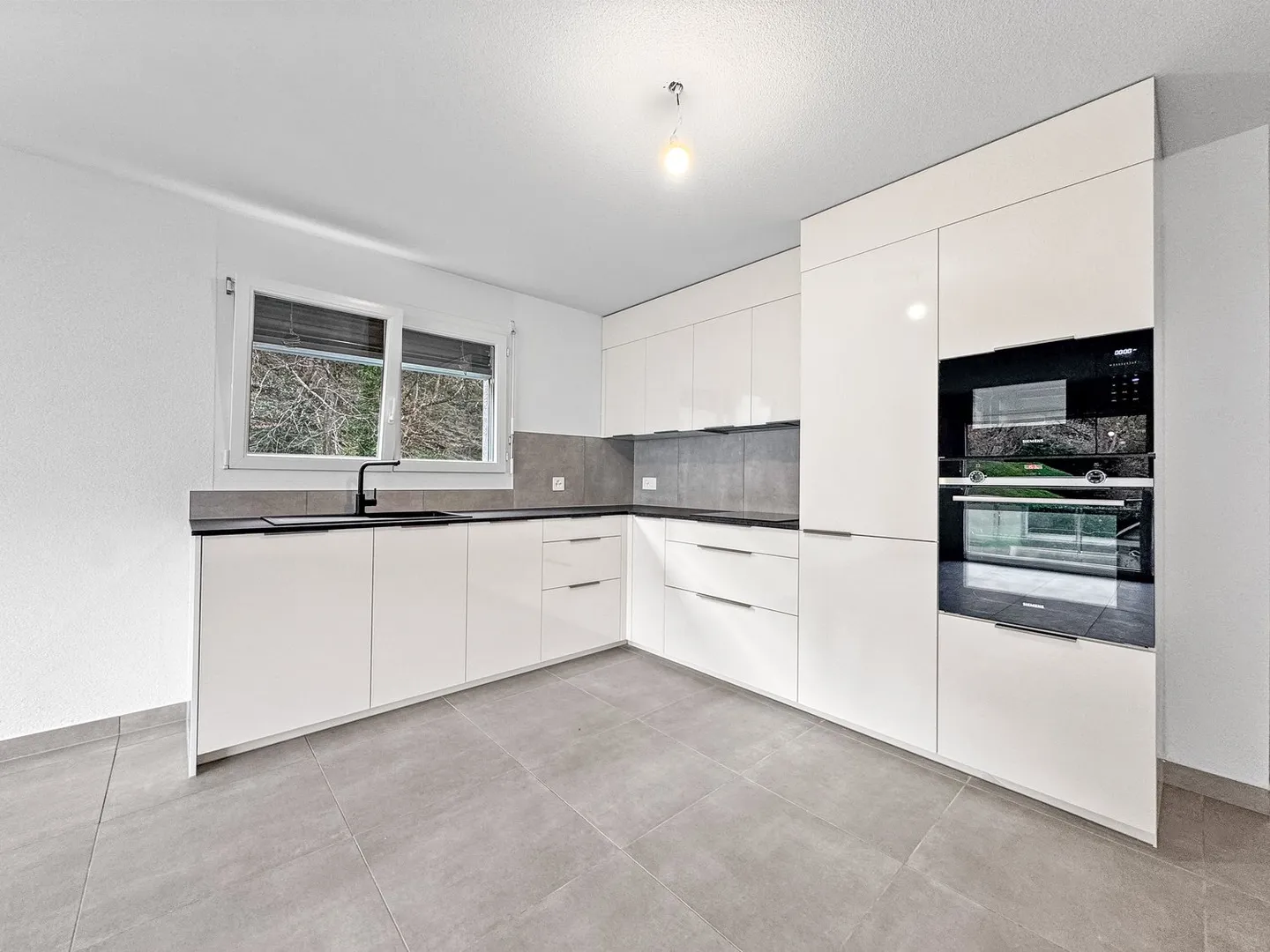 Beautiful 4.5-room apartment, completely renovated in 2025 - Photo 4 of 12