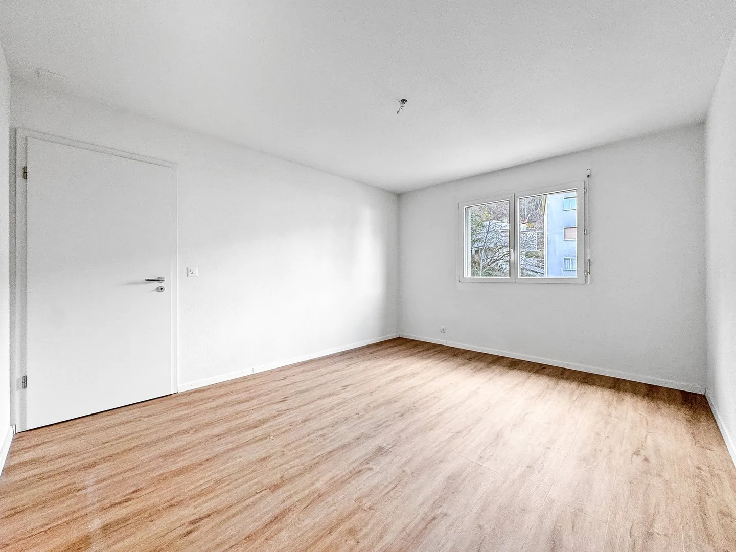 Beautiful 4.5-room apartment, completely renovated in 2025 - Photo 10 of 12