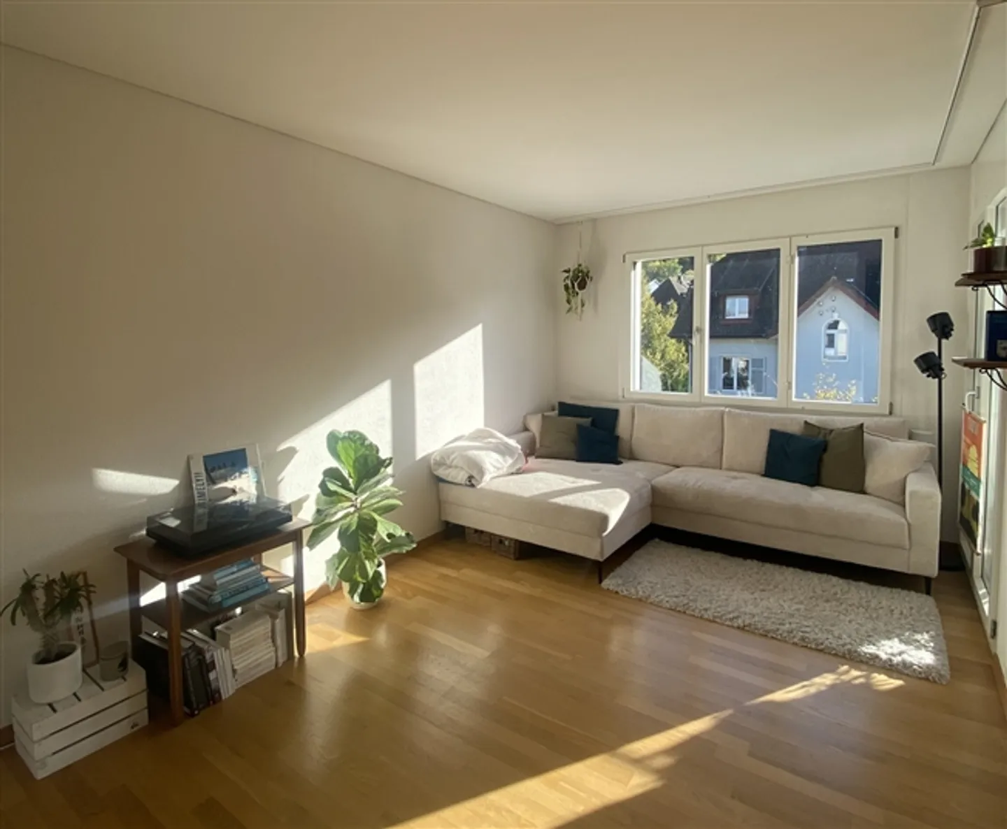 3½ APPARTAMENTO A ZURIGO - DISTRETTO 9 ALBISRIEDEN, ARREDATO, TEMPORANEO - Foto 1 di 10