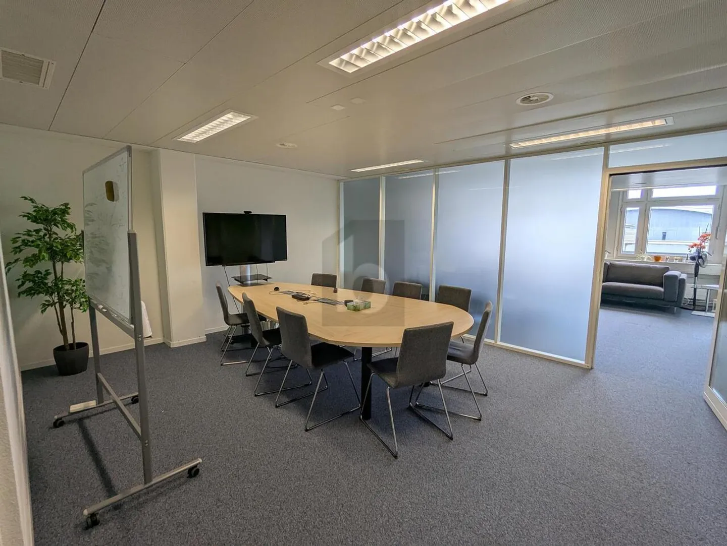 FLEXIBEL MIT EMPFANG, TERRASSE UND WARENLIFT - Foto 4 von 6