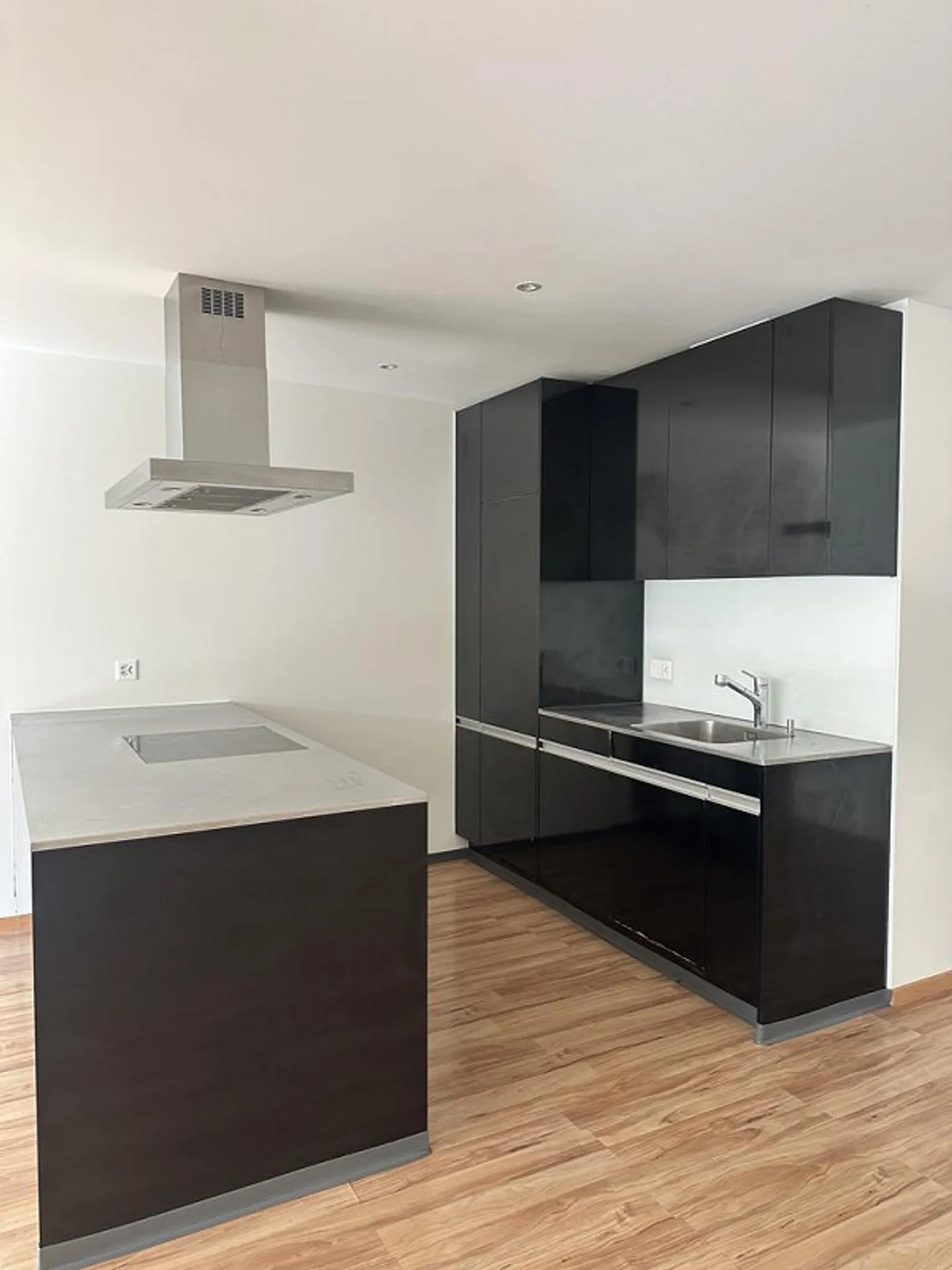 4.5 Room Apartment in Zypressenhof for Rent - Photo 2 of 12