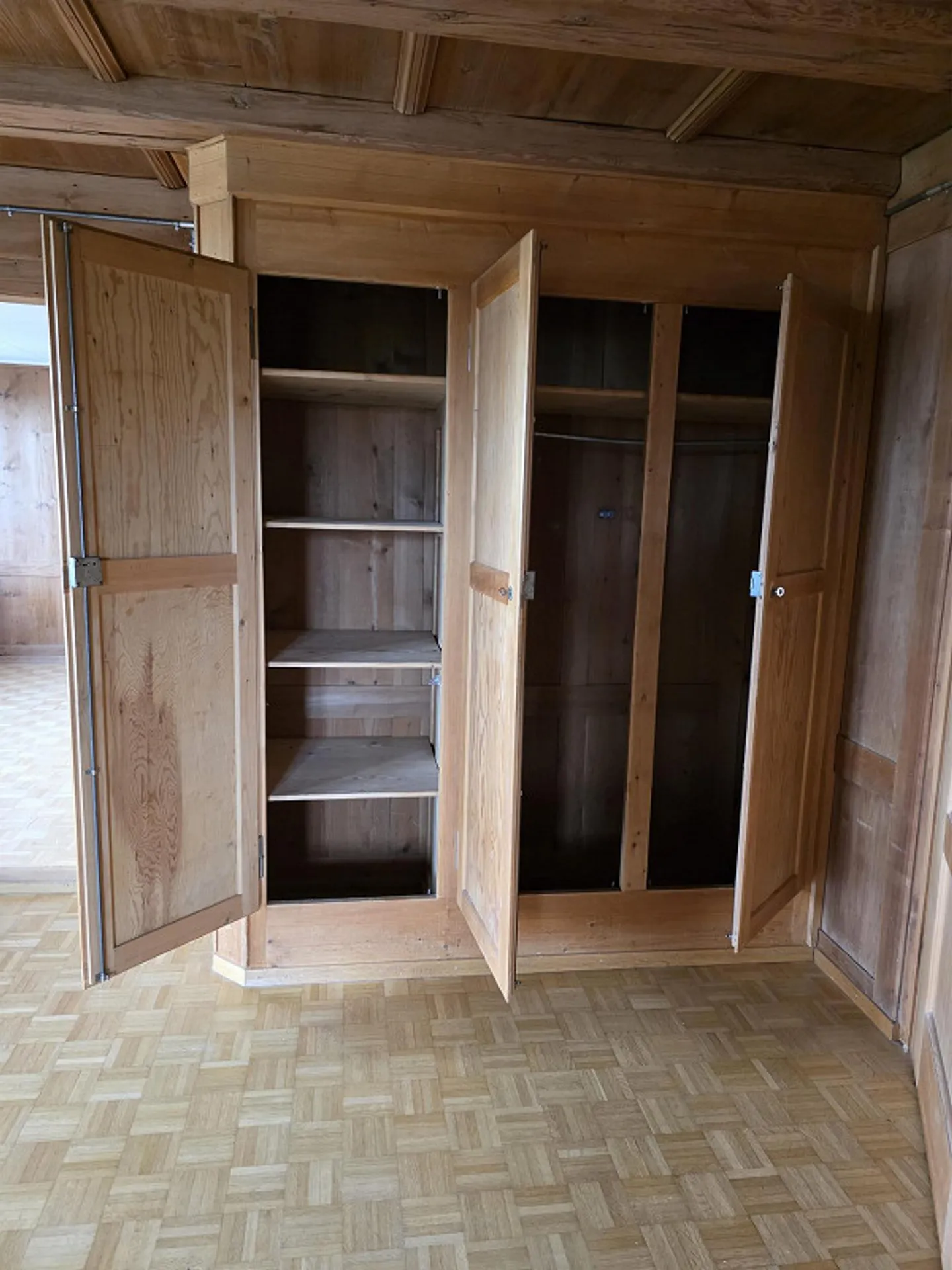 5 Room Apartment in Old Farmhouse - Photo 2 of 13