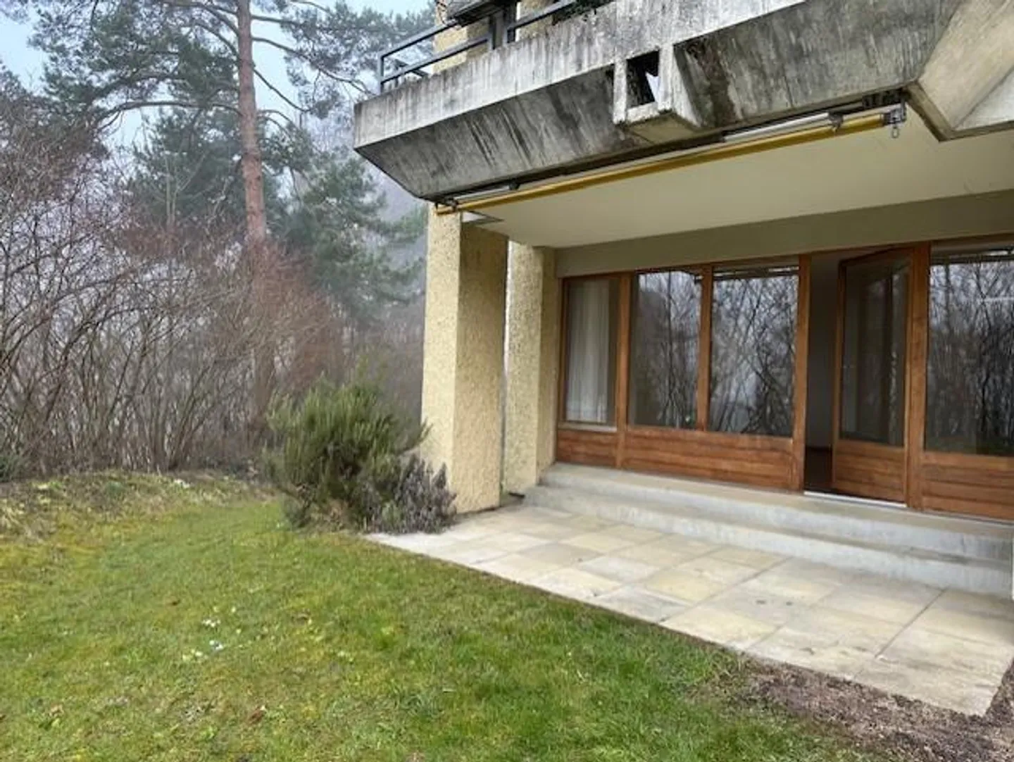 Appartement spacieux de 3,5 pièces, env. 92m2 avec terrasse et beaucoup d'espace vert - Photo 1 sur 9