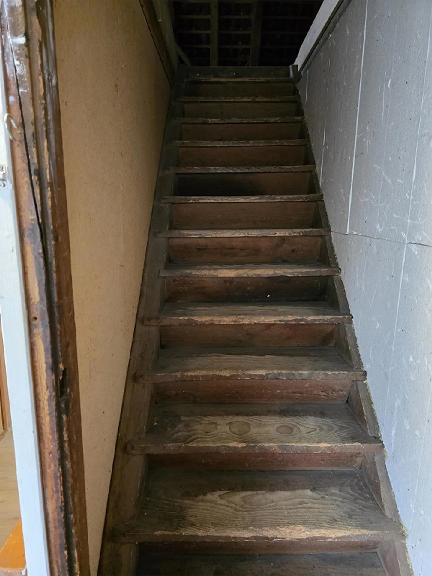 5 Room Apartment in Old Farmhouse - Photo 11 of 13