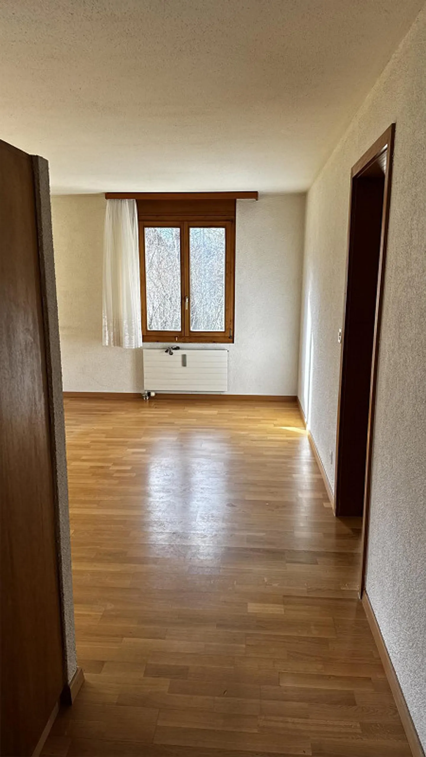 Appartement spacieux de 3,5 pièces, env. 92m2 avec terrasse et beaucoup d'espace vert - Photo 5 sur 9