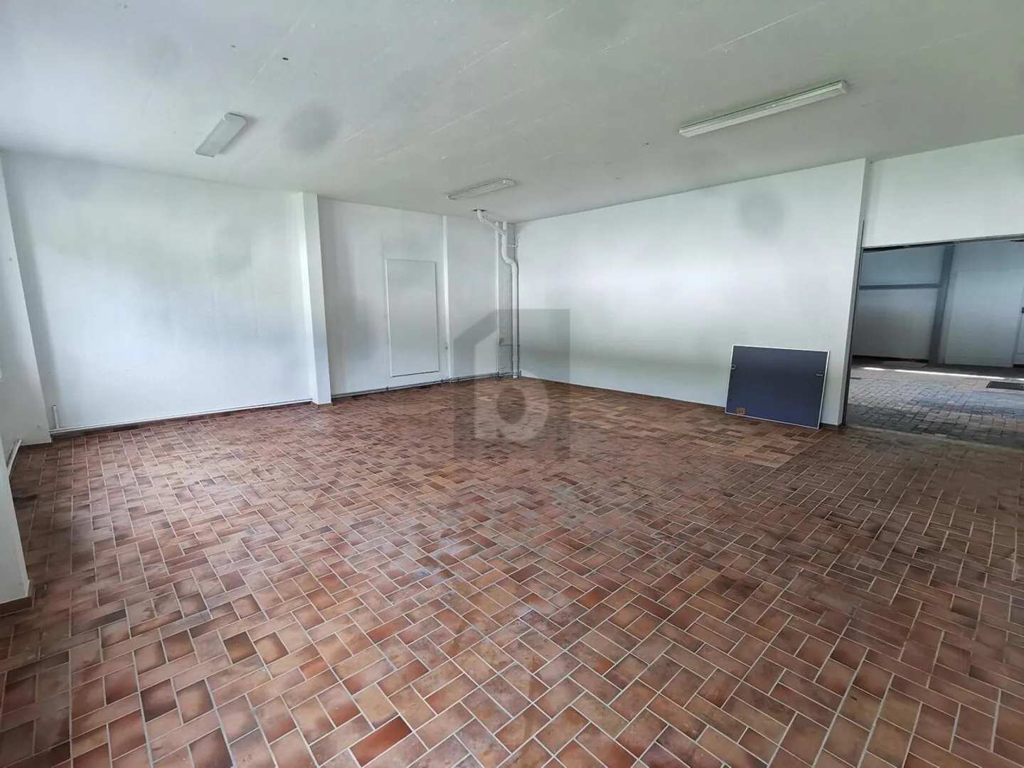 Mischgenutztes Gebäude mieten - Foto 4 von 6
