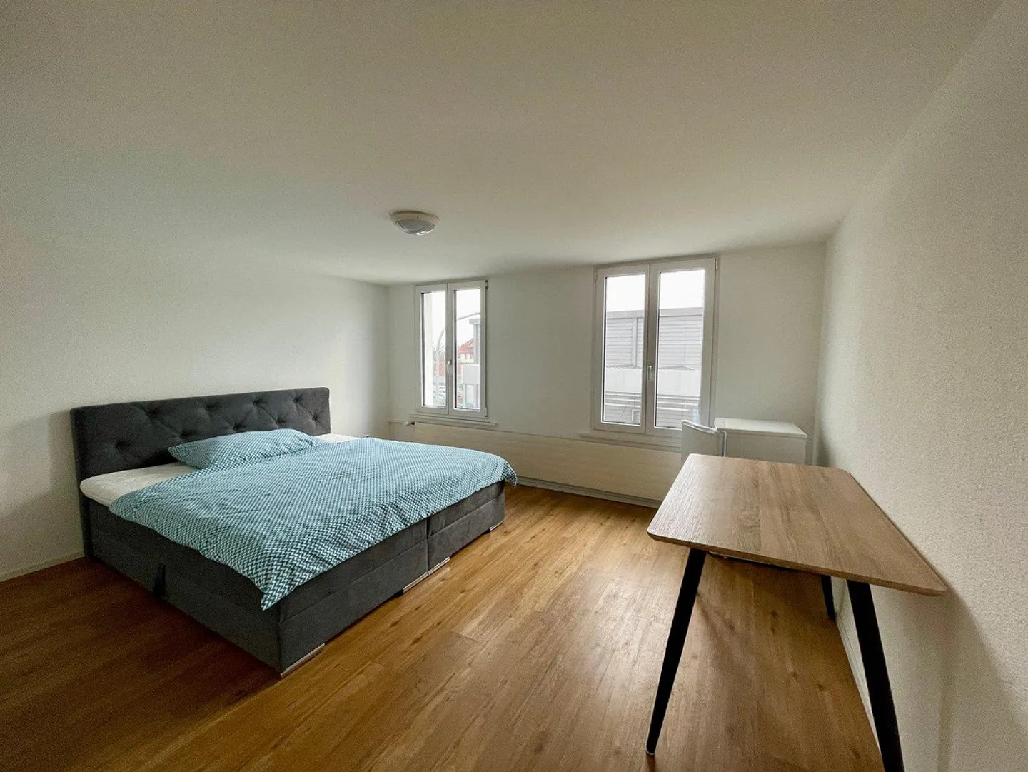 Chambre individuelle moderne, meublée, dans un emplacement central à Amriswil - Photo 4 sur 13