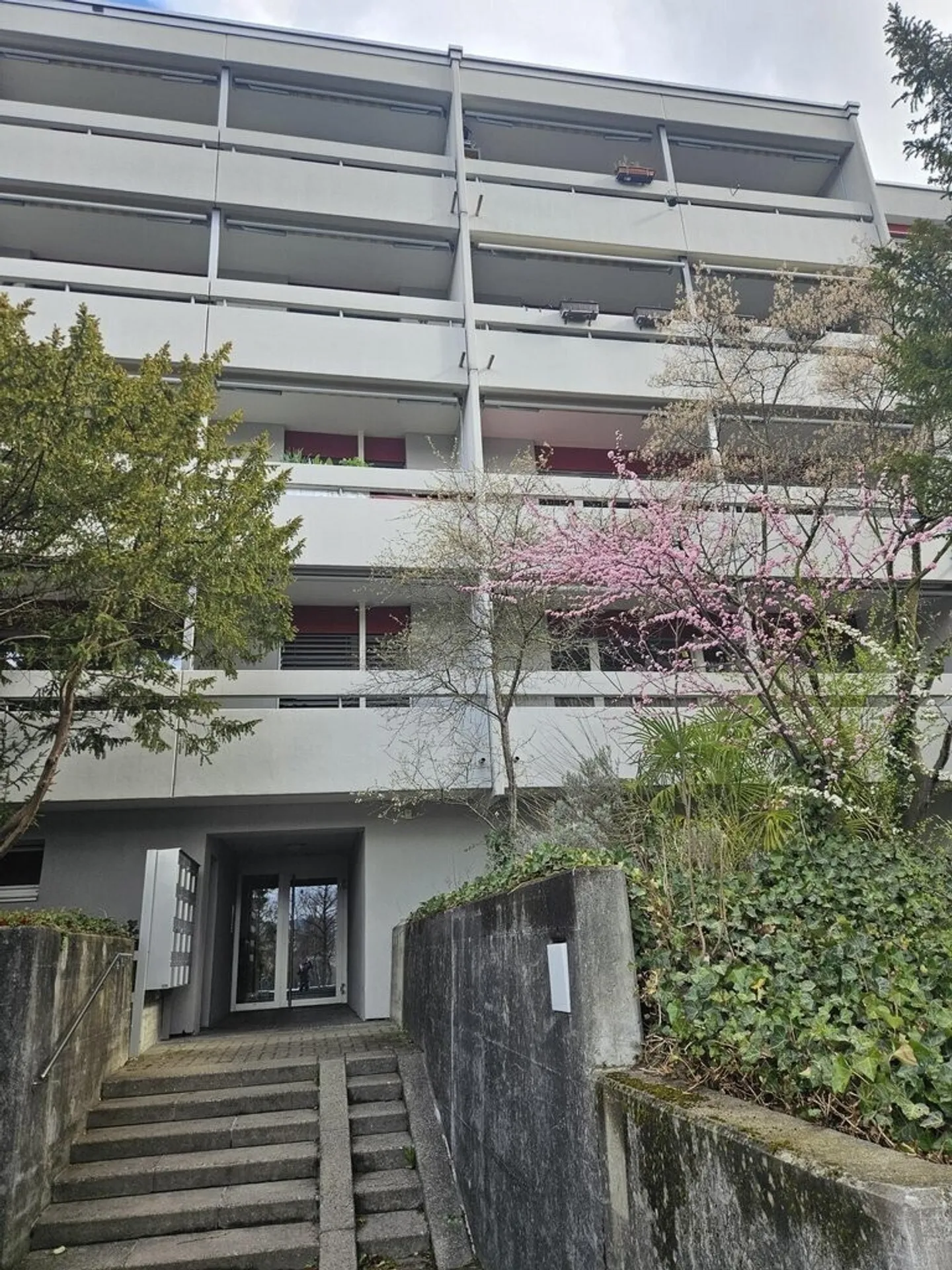 Office/Practice Rooms Near Train Station and Inselspital - Photo 1 of 9