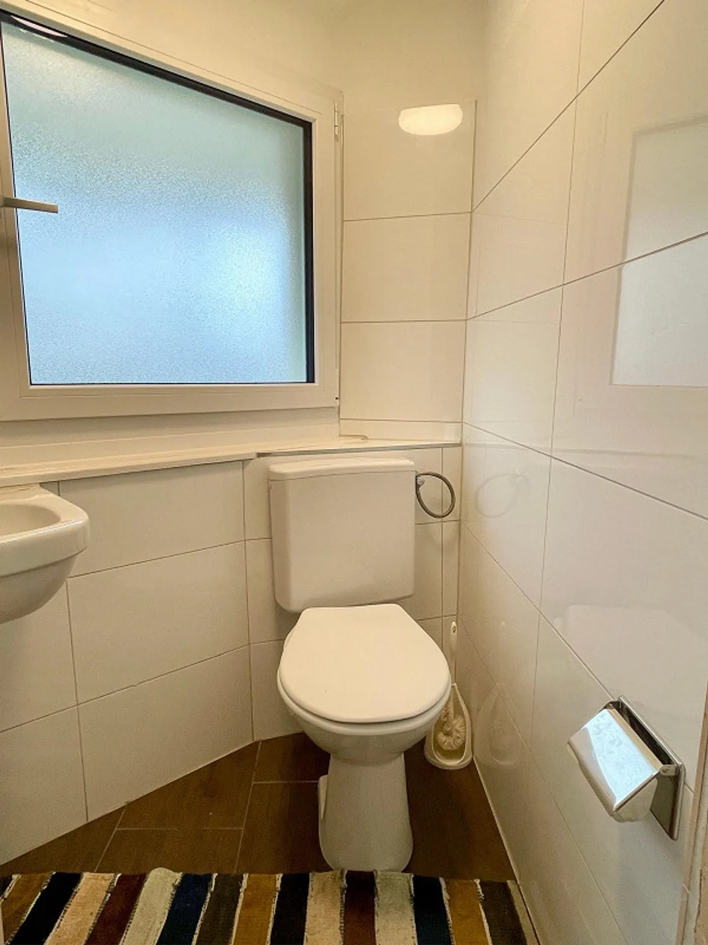 Chambre individuelle moderne, meublée, dans un emplacement central à Amriswil - Photo 6 sur 13