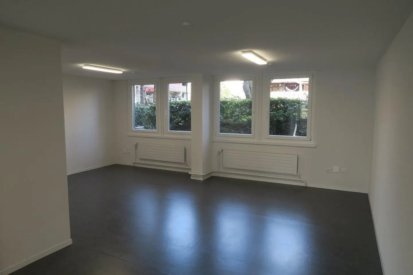 Spazio Ufficio Luminoso in Affitto - Foto 2 di 6