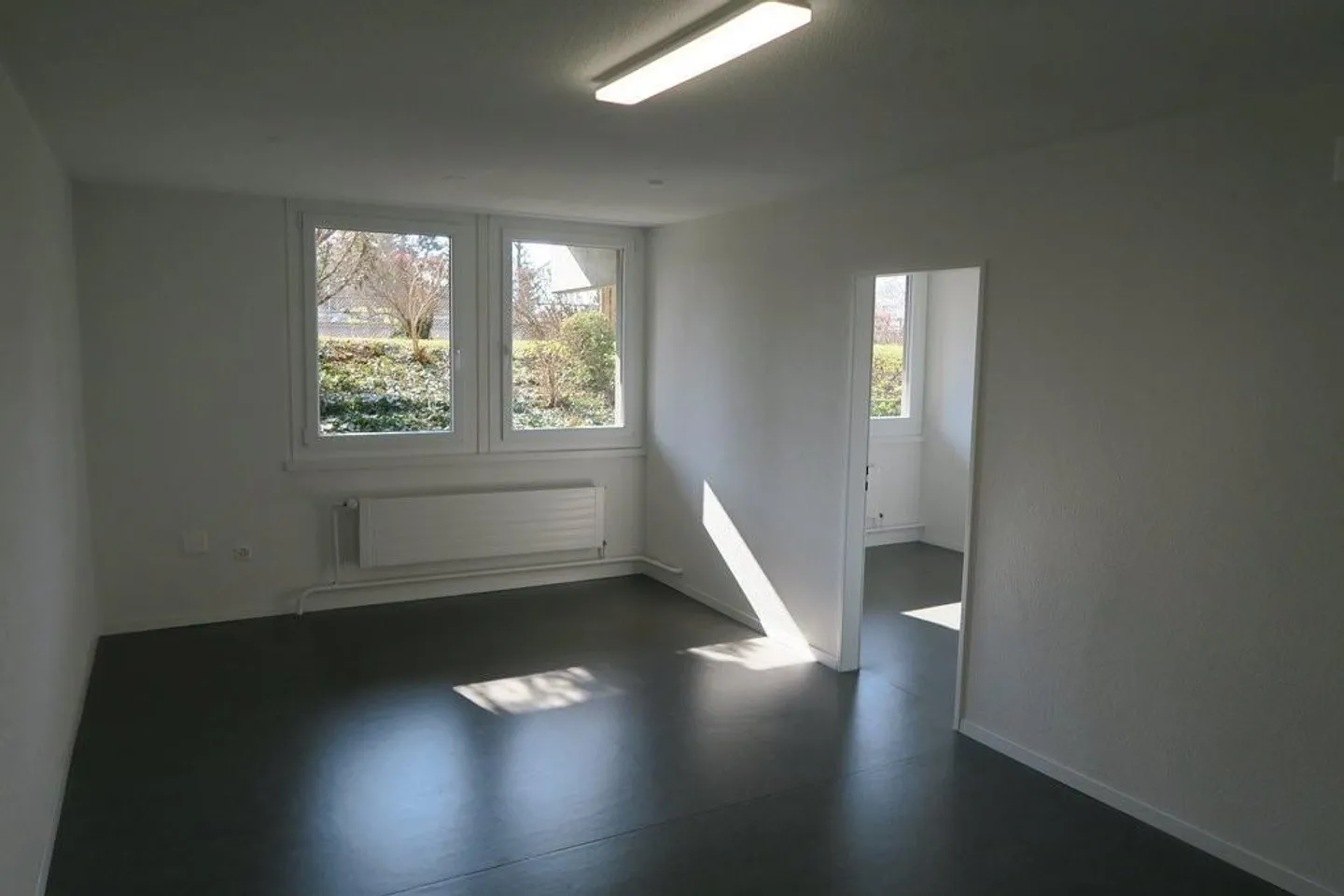 Spazio Ufficio Luminoso in Affitto - Foto 3 di 6