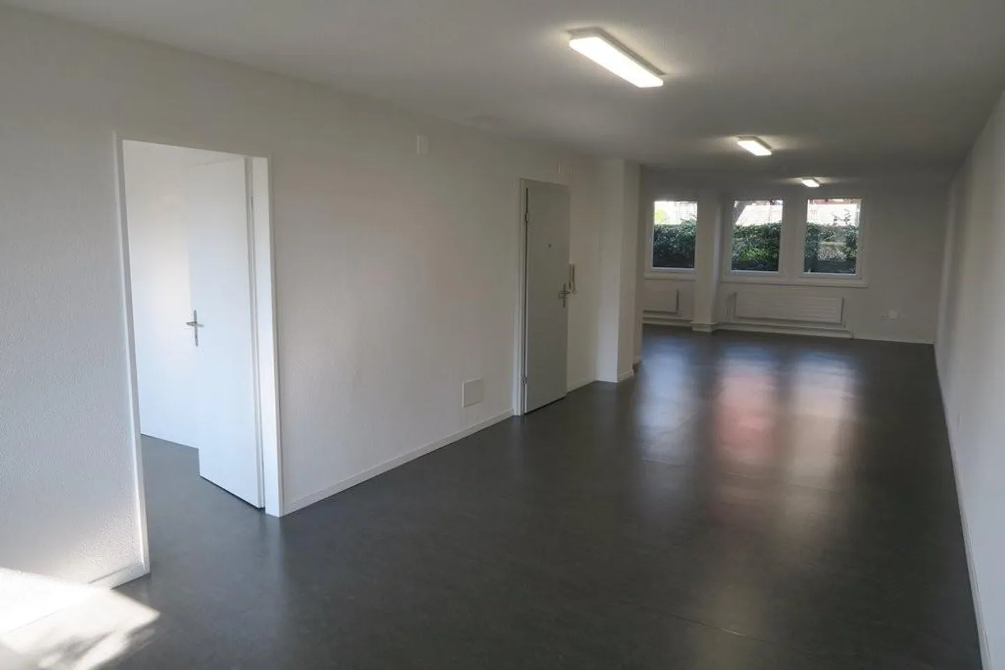 Spazio Ufficio Luminoso in Affitto - Foto 4 di 6