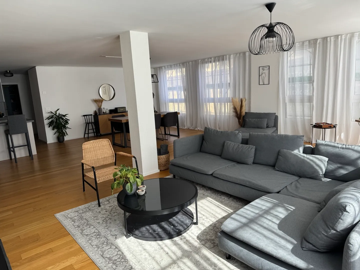 Spacieux appartement de 4.5 pièces et 141 m² - Photo 1 sur 11