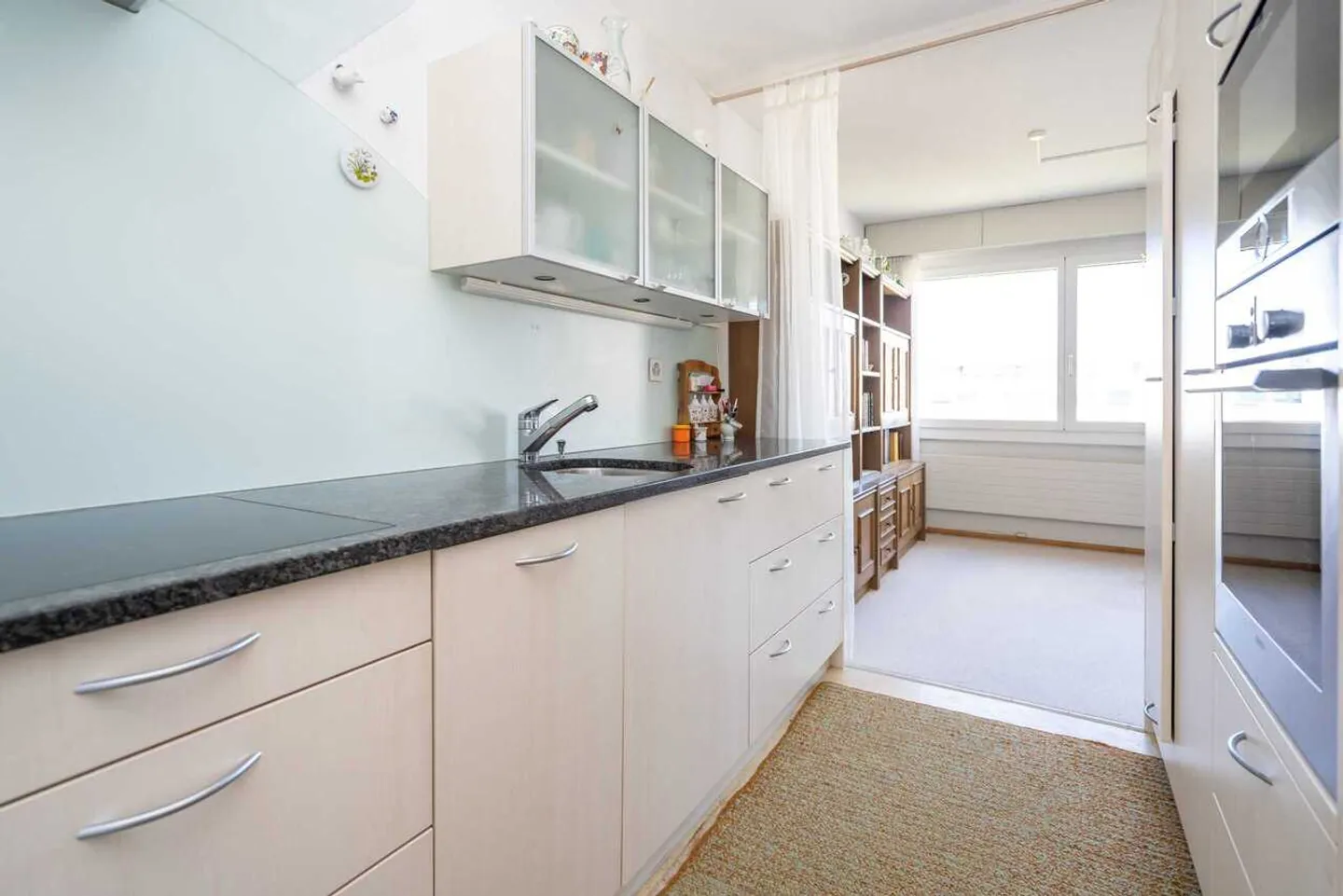 3.5-room apartment on the 6th floor with balcony in Hinterkappelen - Photo 3 of 13