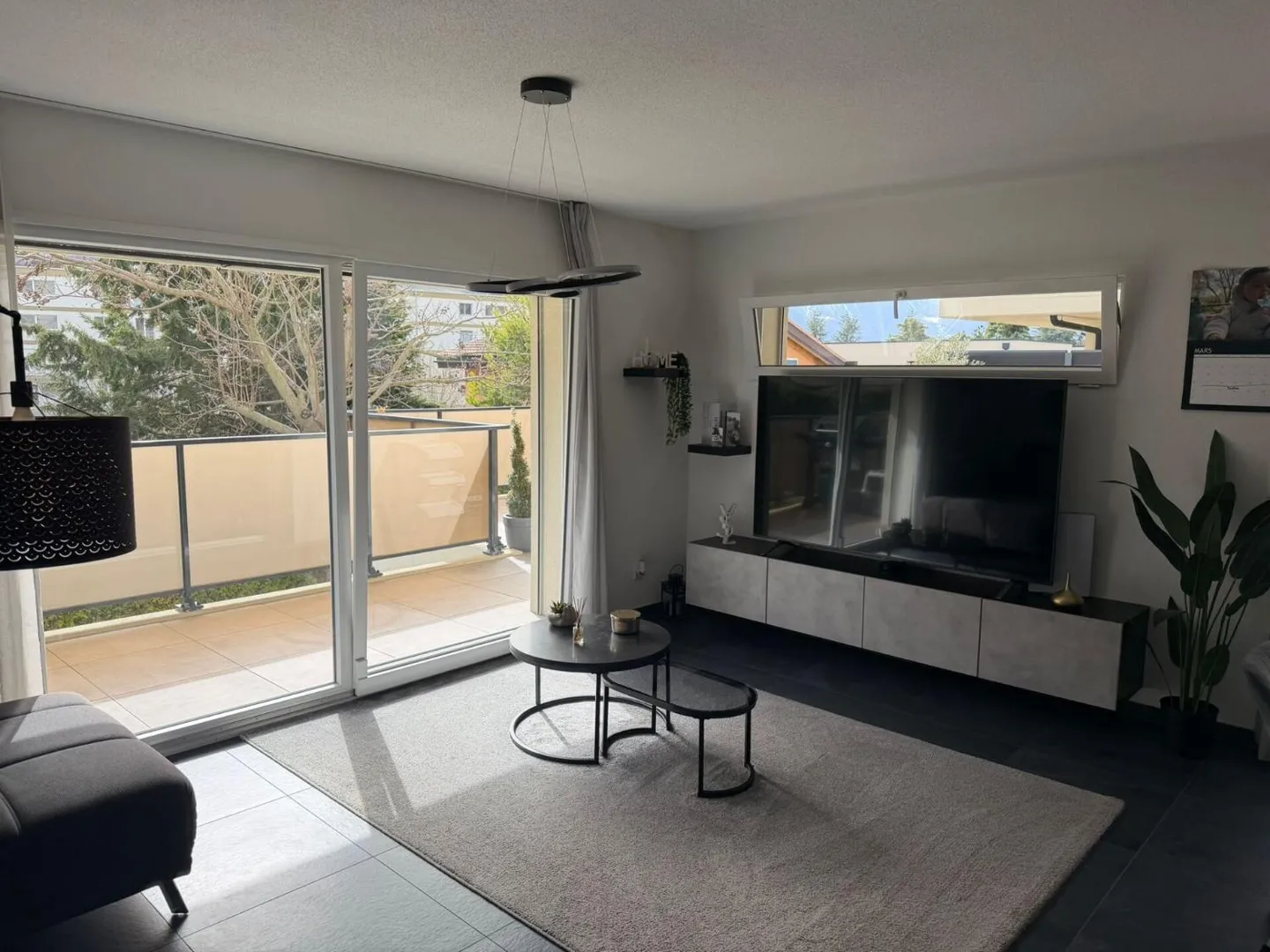 Geräumige und helle 3,5-Zimmer-Wohnung mit großer Terrasse in Saxon - Foto 2 von 13