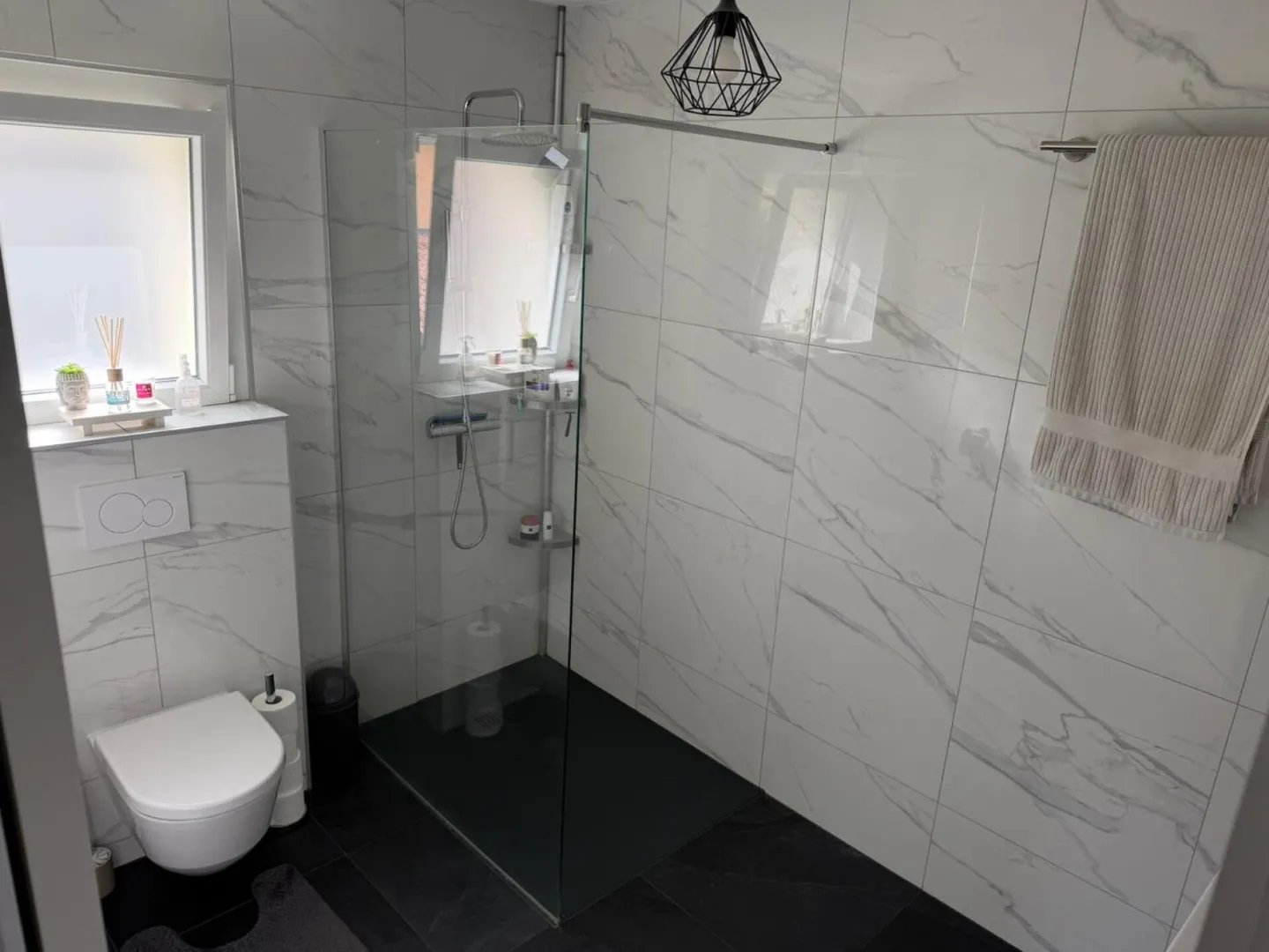 Geräumige und helle 3,5-Zimmer-Wohnung mit großer Terrasse in Saxon - Foto 8 von 13