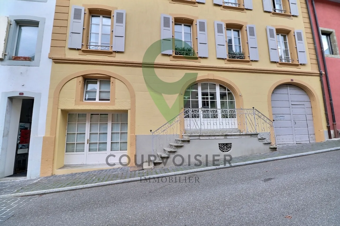 Magnifici uffici con studio indipendente nel cuore di Aubonne - Foto 1 di 10
