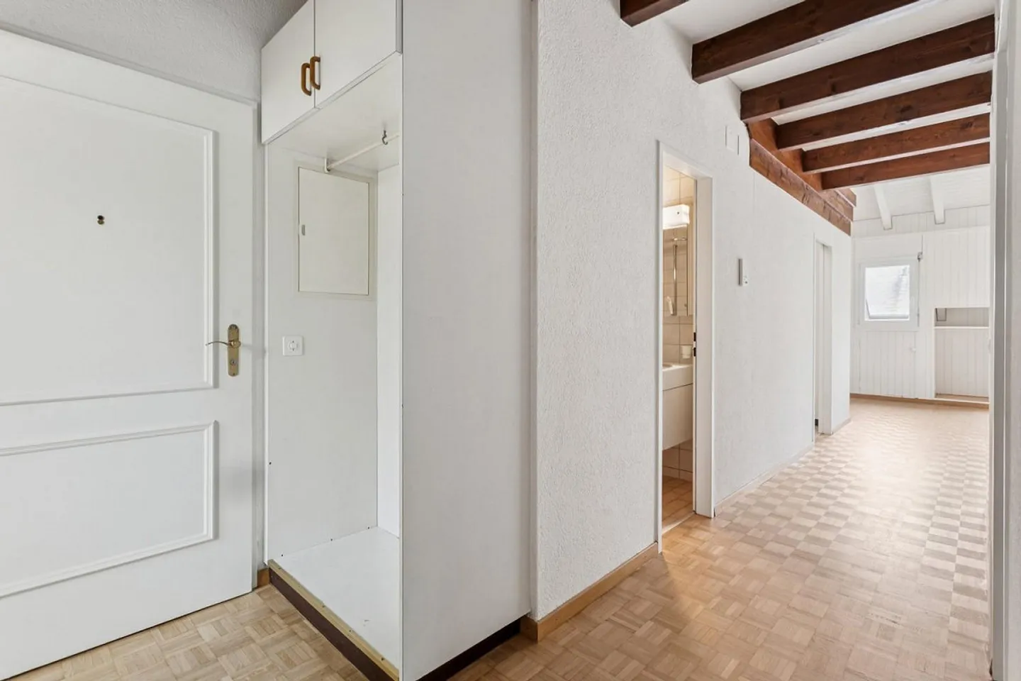 Ottimo appartamento duplex - Camino - 2 balconi - Posizione ideale! - Foto 6 di 13