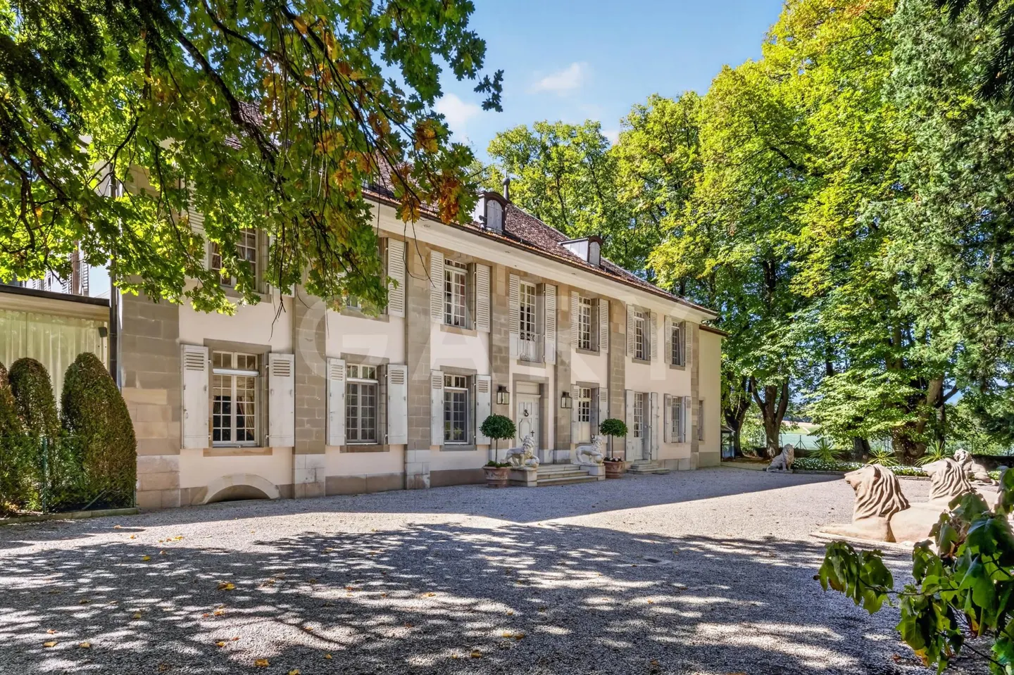 Außergewöhnliches Herrenhaus - Foto 2 von 13