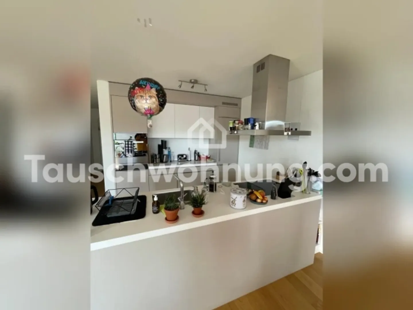 Bright modern apartment on the 5th floor with 2 balconies and a wide view - Photo 2 of 9