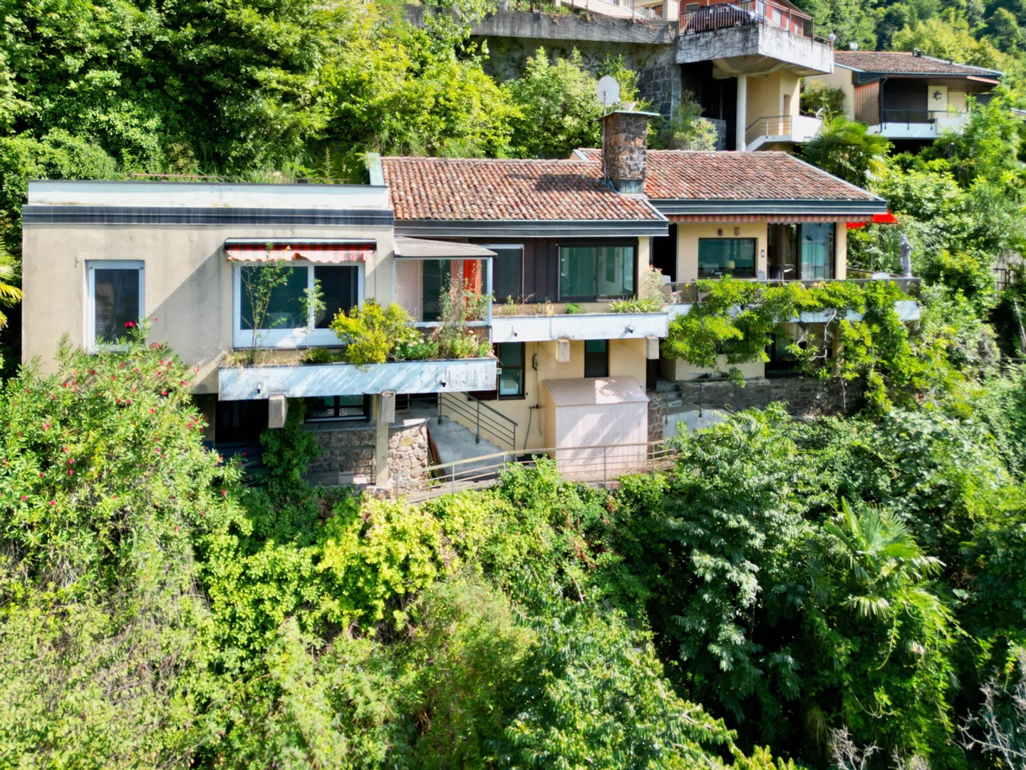  Villa con 2 Appartamenti Indipendenti e Splendida Vista Lago a 180° - Photo 7 of 25