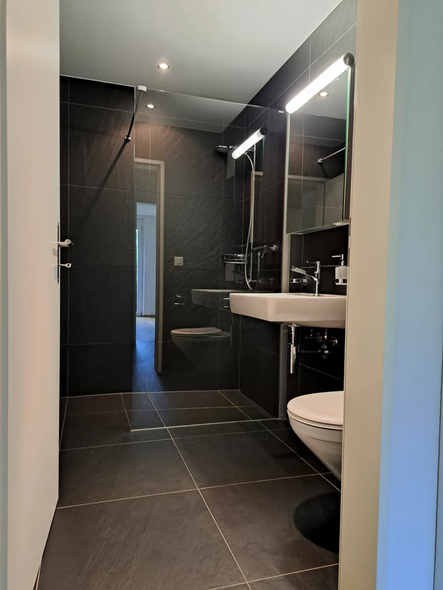 Appartement attrayant avec jardin d'hiver - Photo 4 sur 8