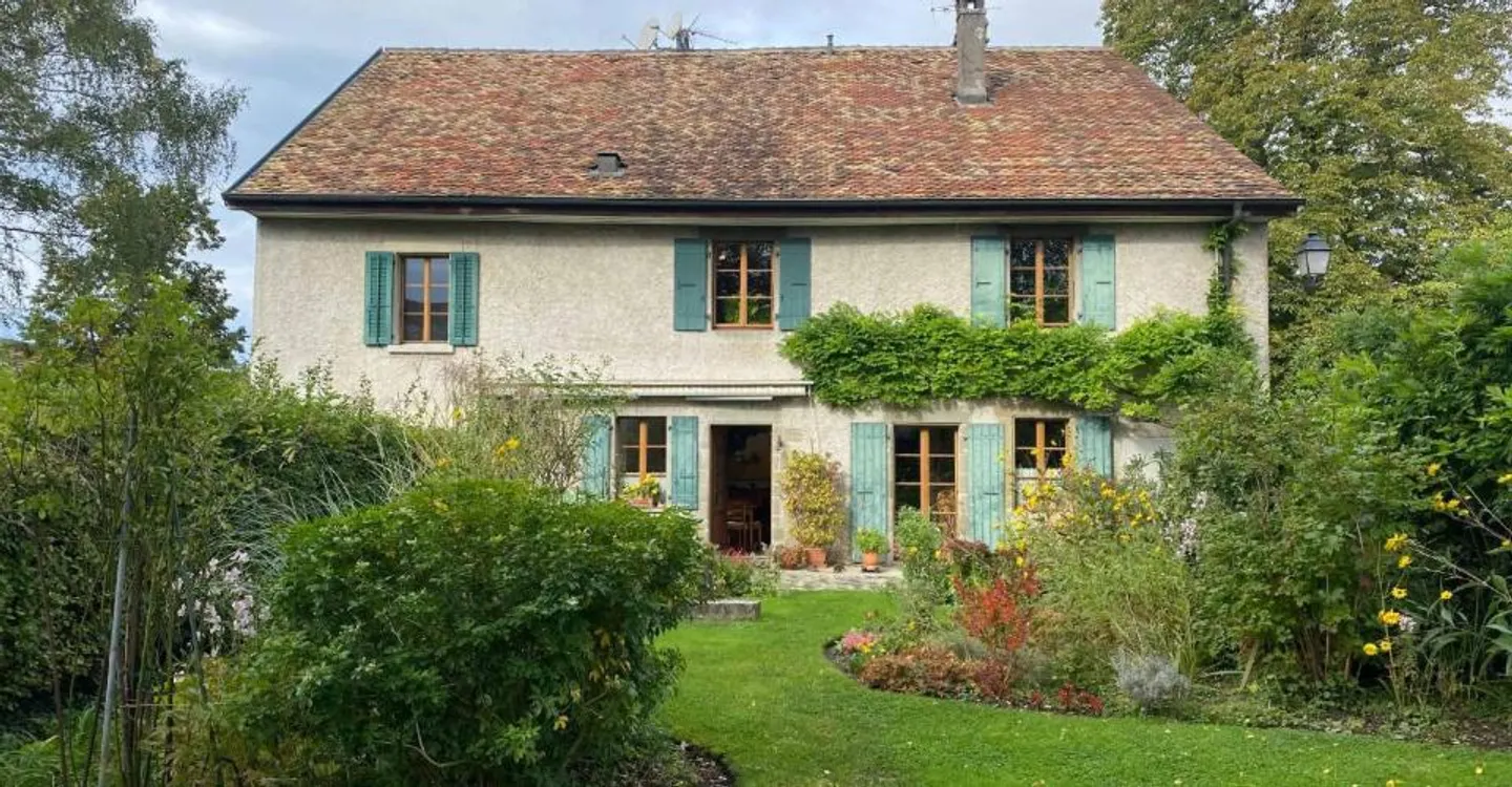 Exclusive: farmhouse with multiple accommodations - Photo 1 of 3