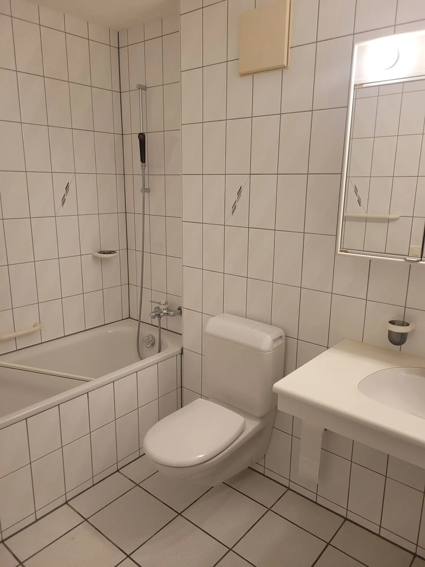 First net rent free - Living at the foot of the Jura - Photo 5 of 6