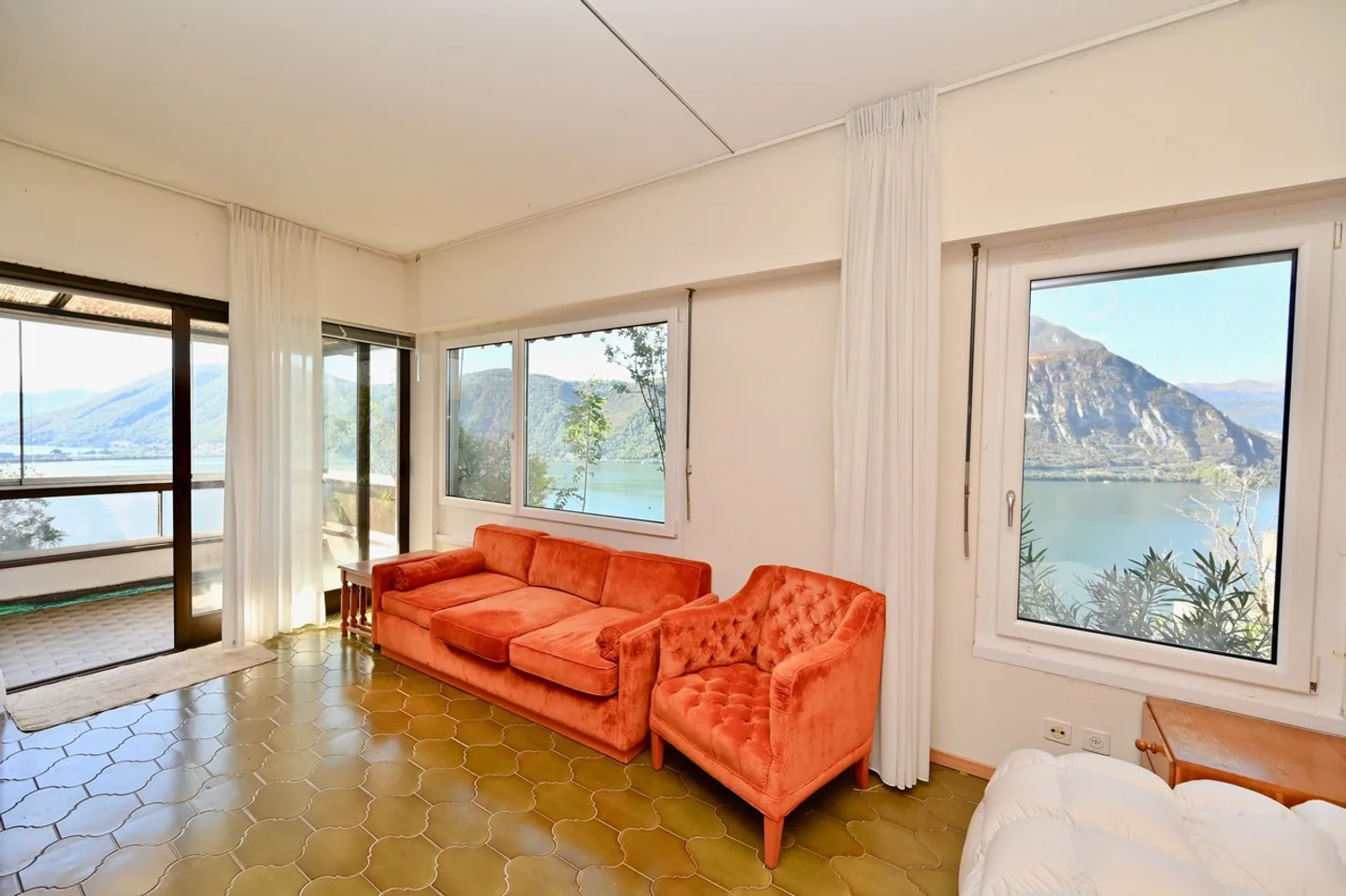  Villa con 2 Appartamenti Indipendenti e Splendida Vista Lago a 180° - Photo 19 of 25