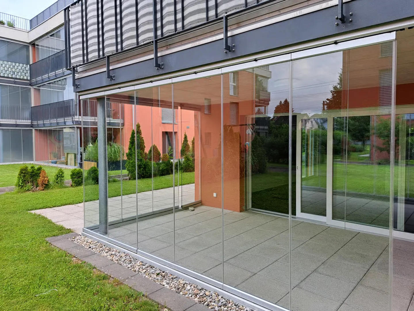 Appartement attrayant avec jardin d'hiver - Photo 7 sur 8