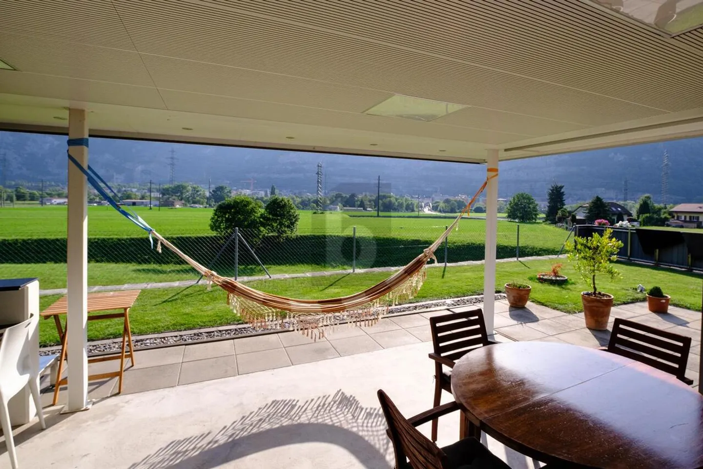 AVEC UNE BELLE TERRASSE ET UNE VUE DÉGAGÉE - Photo 5 sur 6