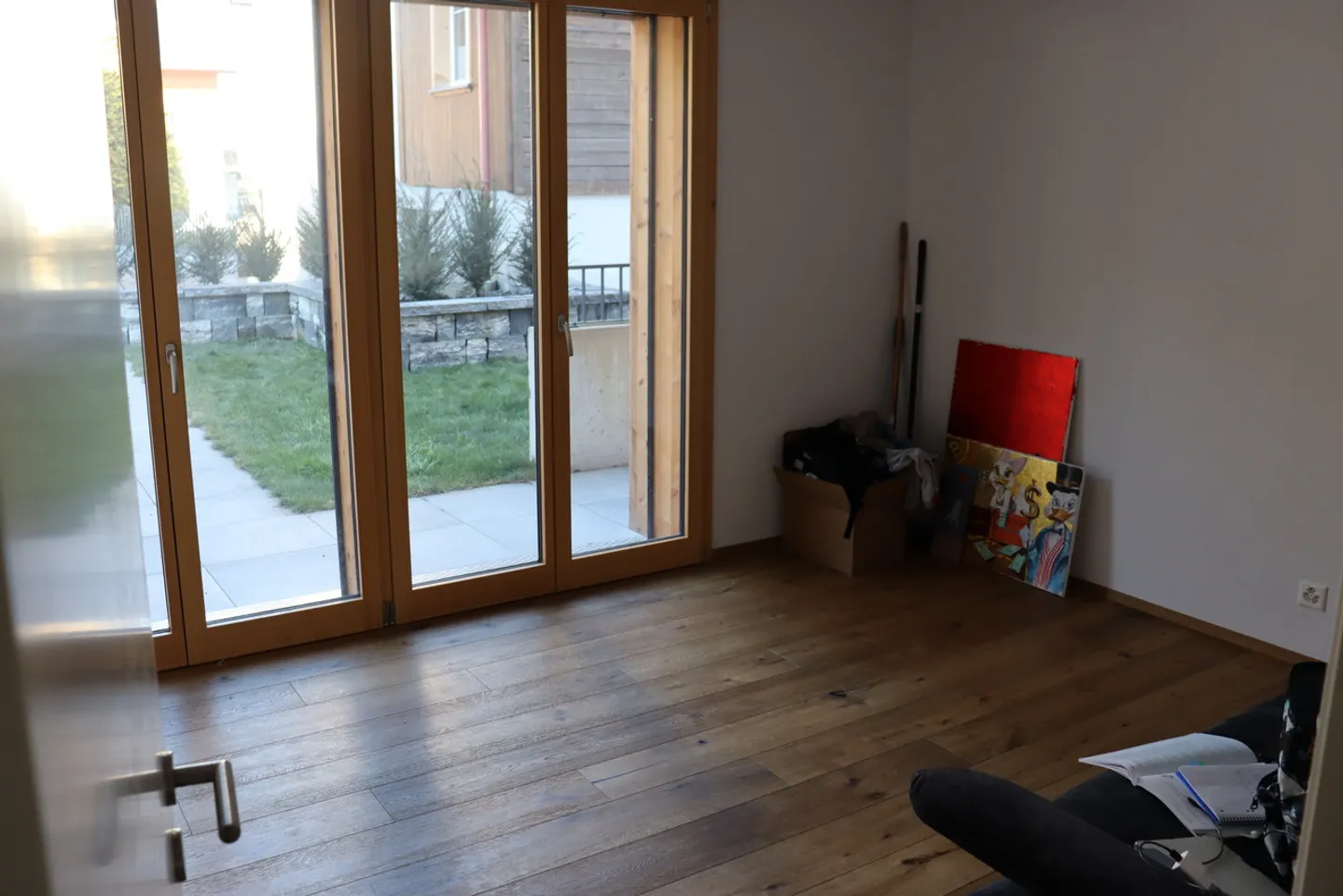 Modern Apartment with Terrace - Photo 6 of 11