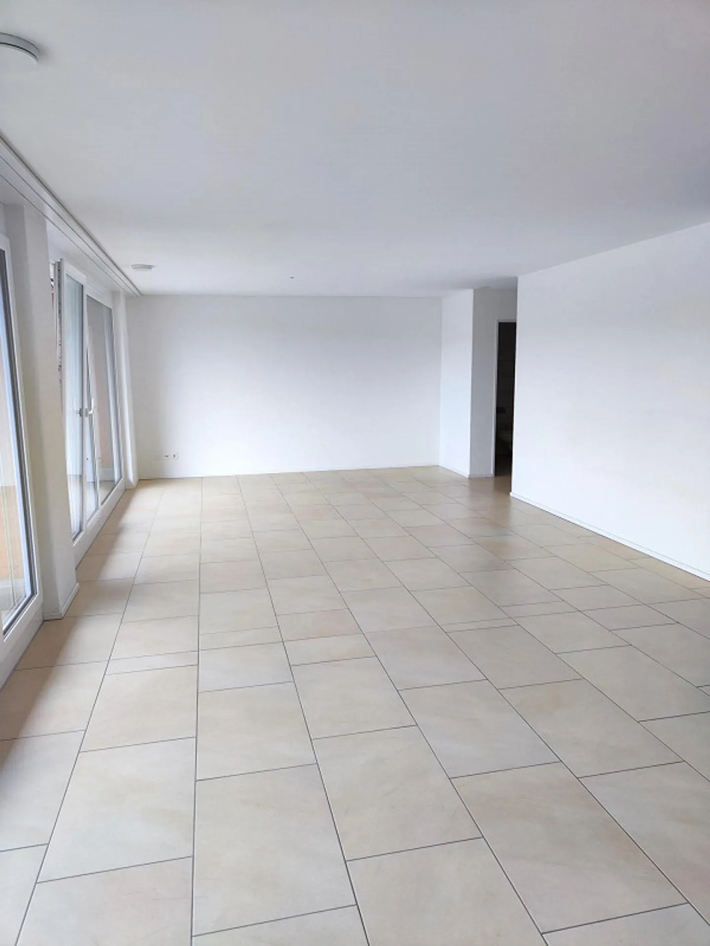 Appartement moderne de 3,5 pièces avec balcon à Kreuzlingen - Photo 5 sur 13