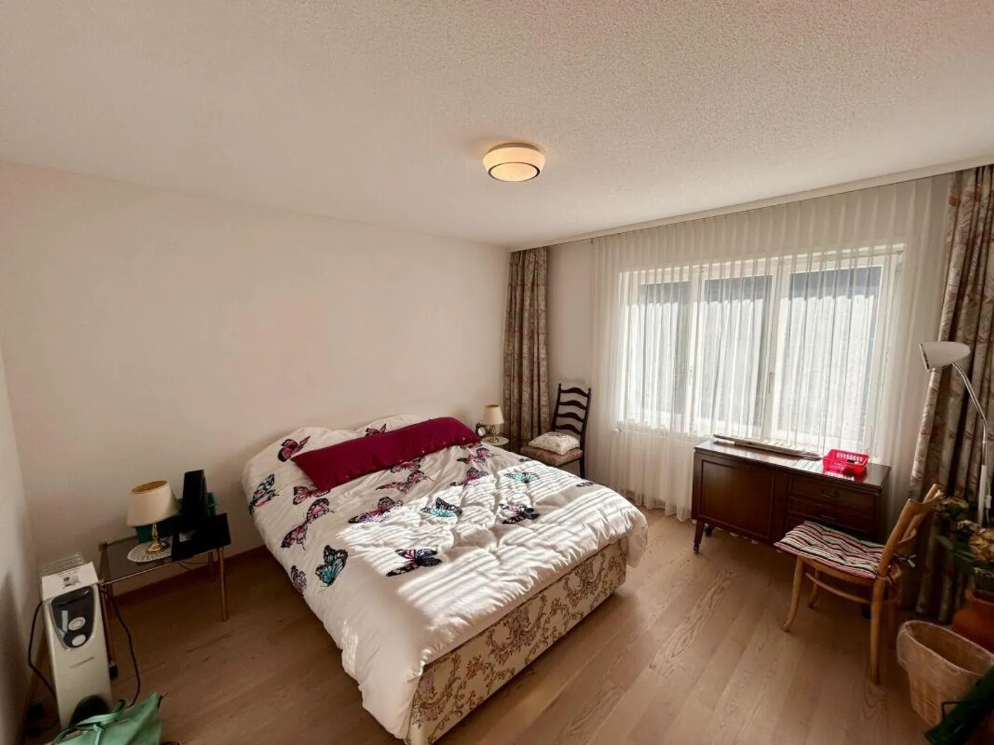 Maison individuelle dans la verdure avec vue imprenable et espace environnant - Photo 7 sur 19