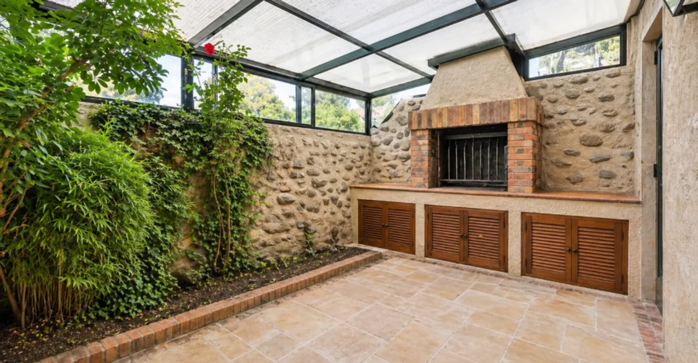 Charming historic village house with generous volumes - Photo 9 of 11