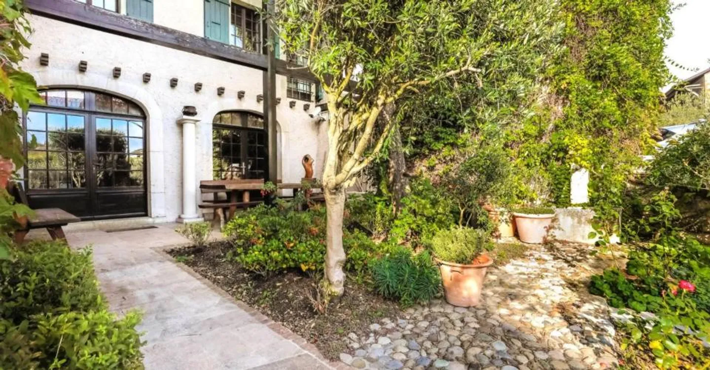 Charming historic village house with generous volumes - Photo 11 of 11