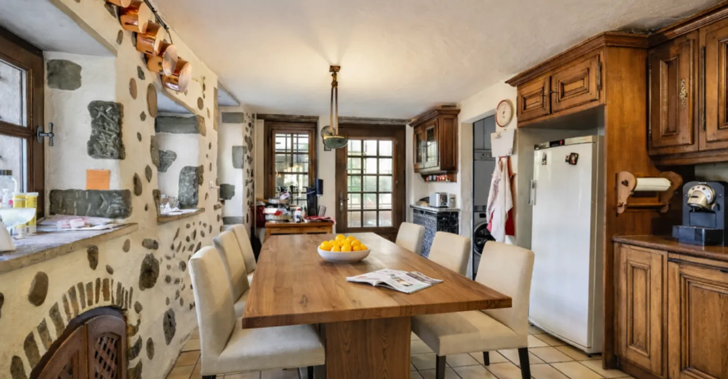 Charming historic village house with generous volumes - Photo 3 of 11